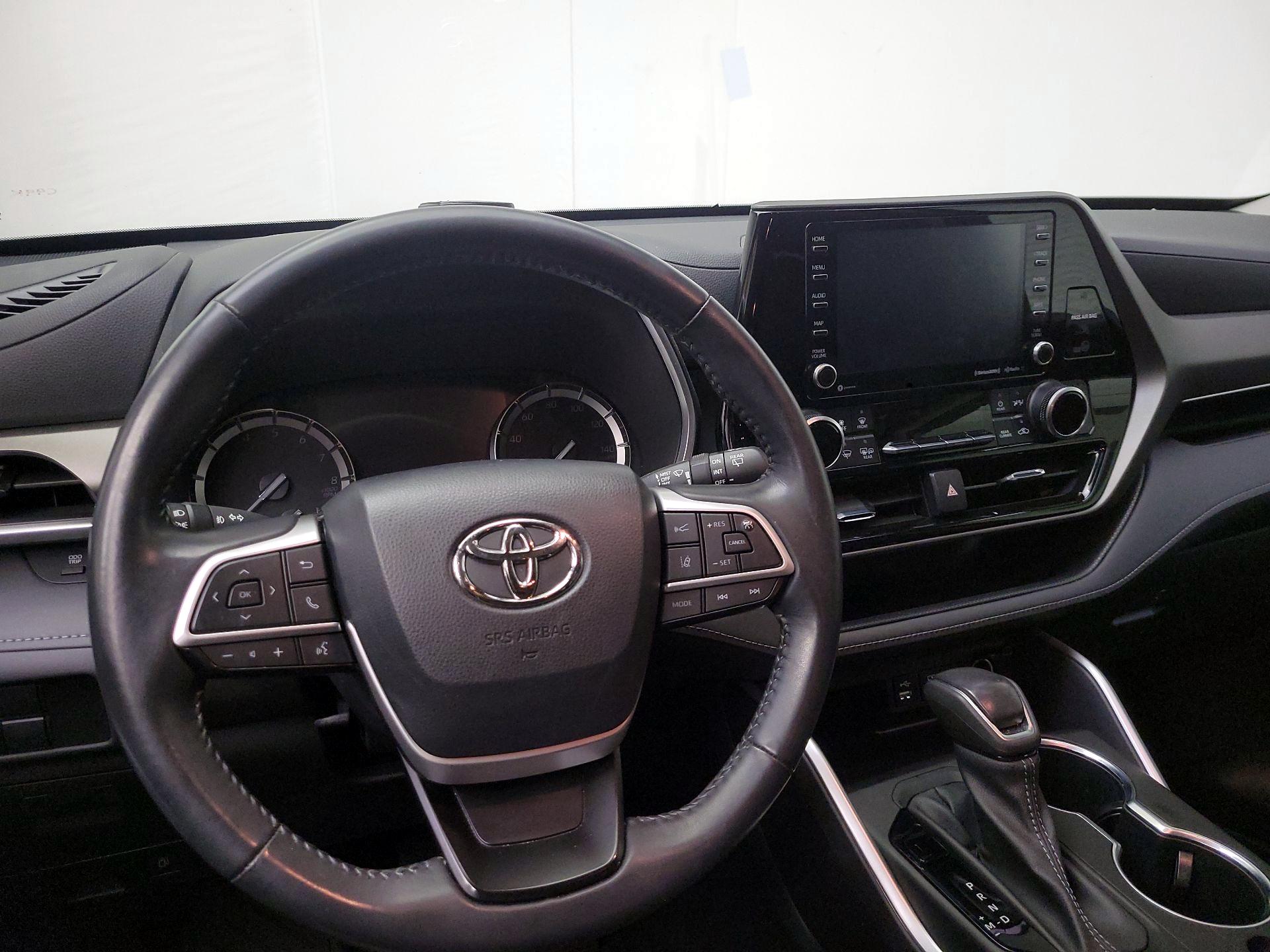 Thumbnail: 2022 Toyota Highlander - 10
