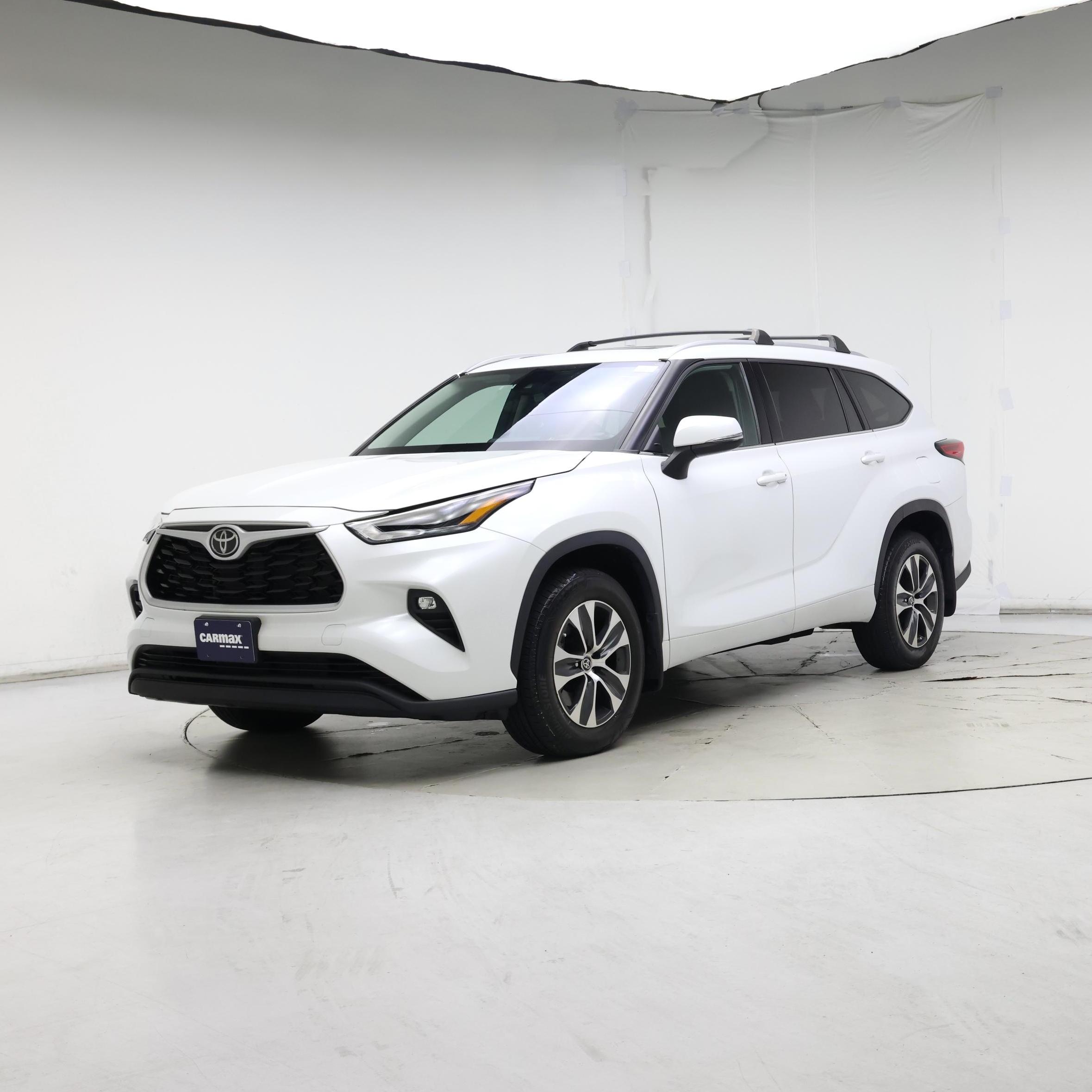 Thumbnail: 2022 Toyota Highlander - 4