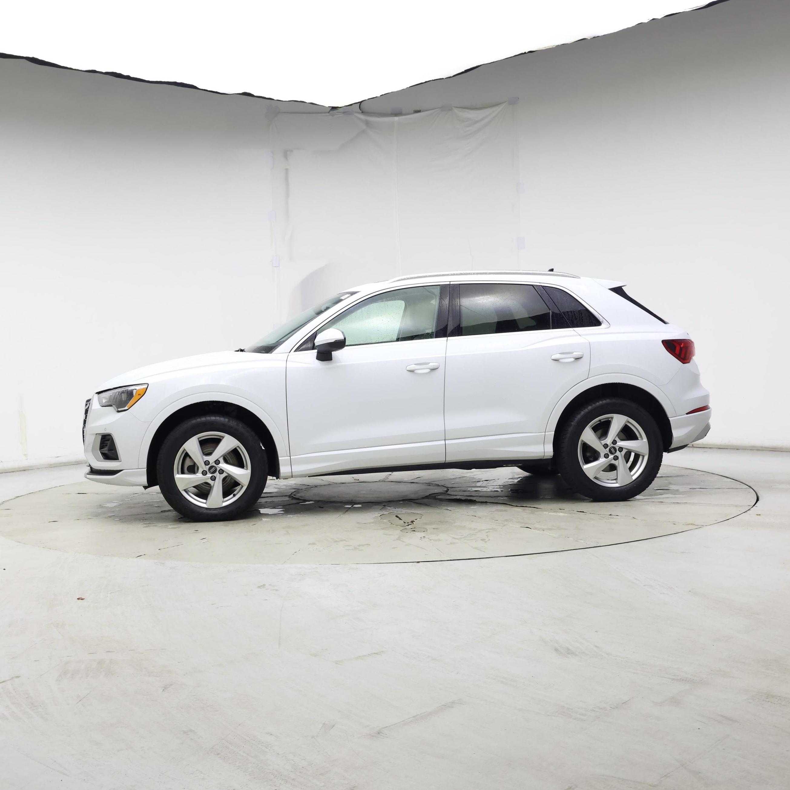Thumbnail: 2022 Audi Q3 - 3