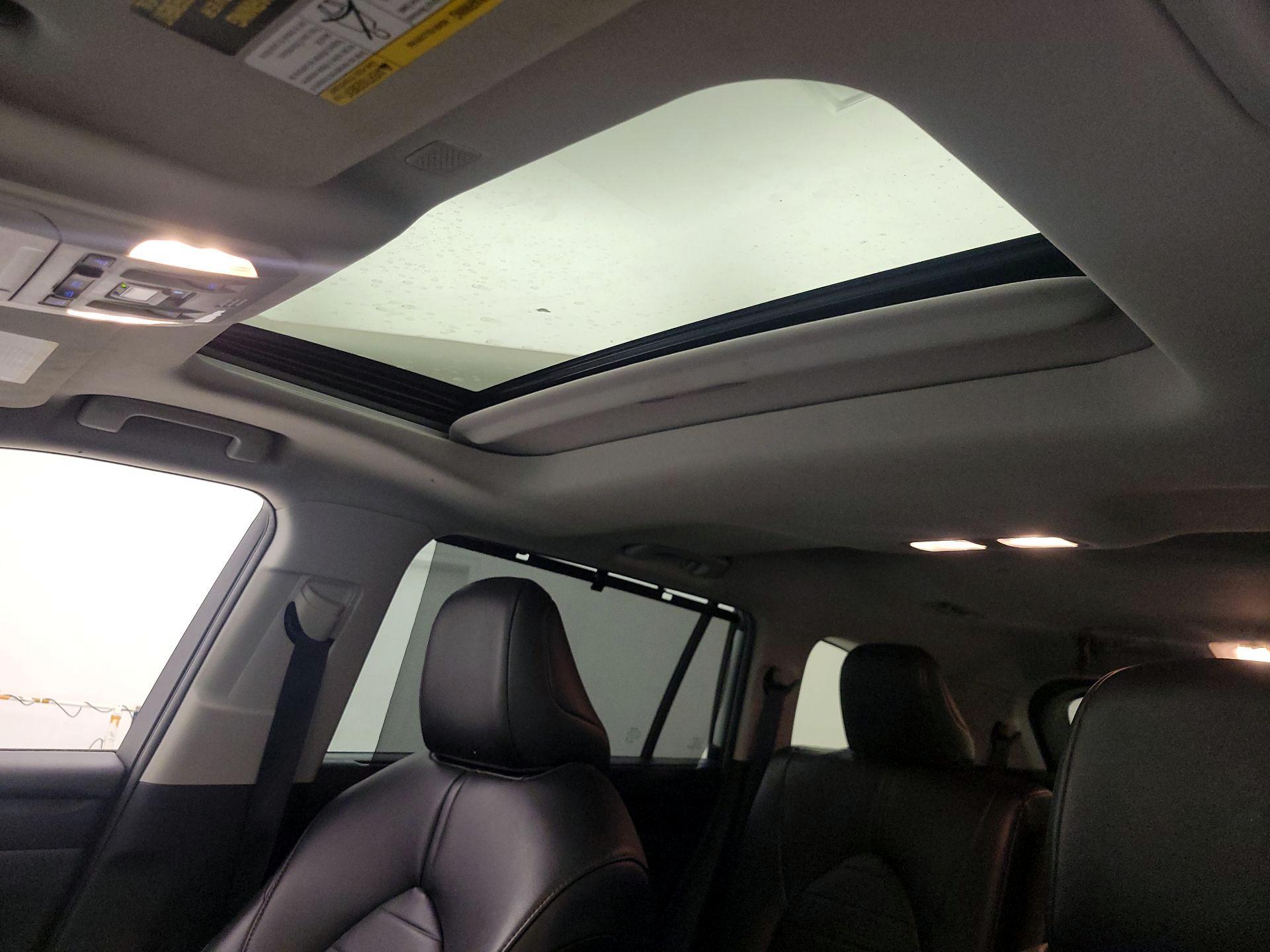 Thumbnail: 2020 Toyota Highlander - 19