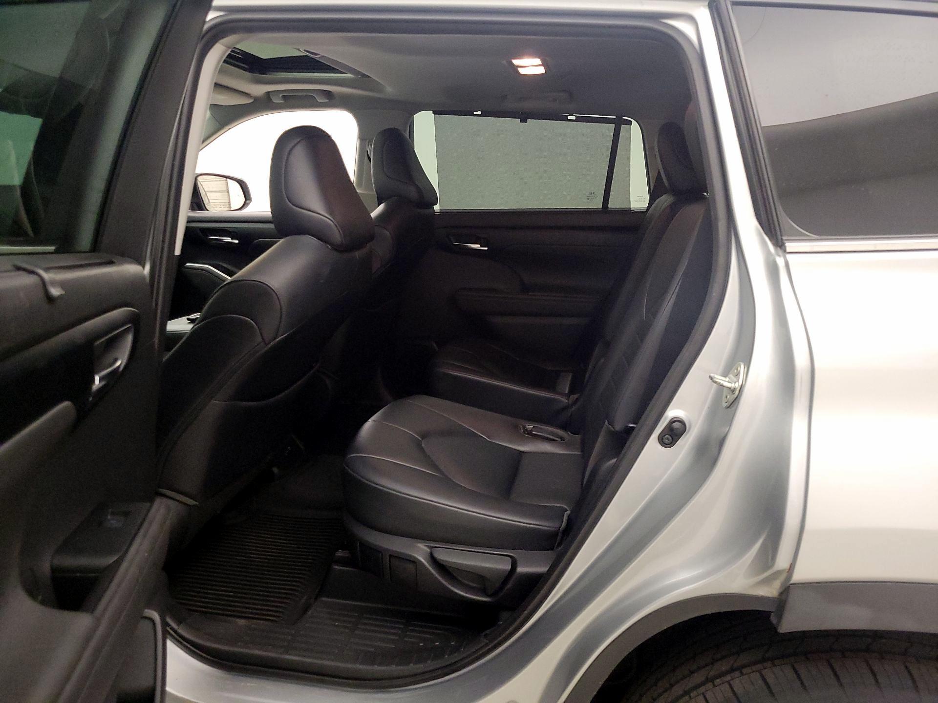 Thumbnail: 2020 Toyota Highlander - 20