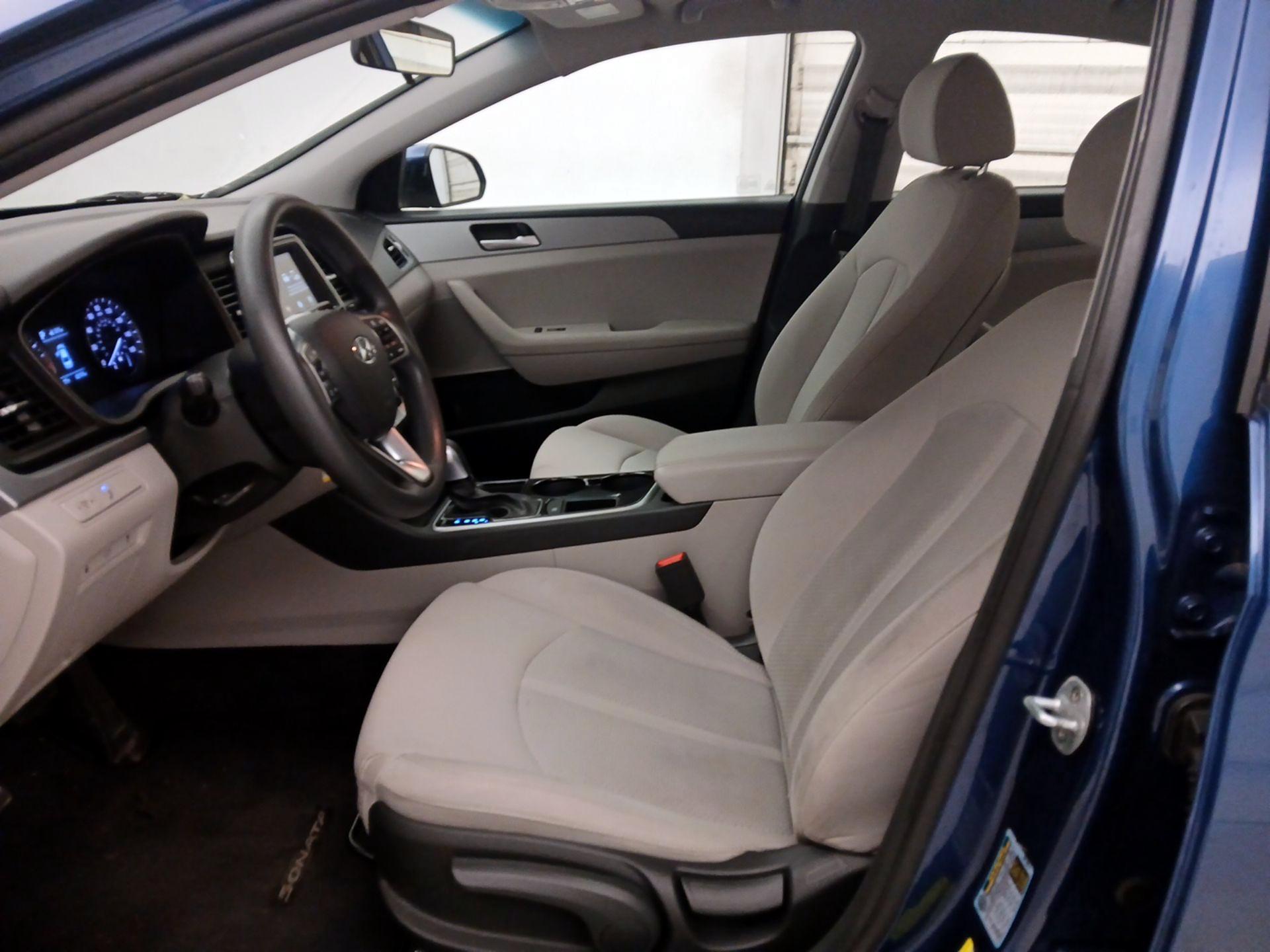 Thumbnail: 2019 Hyundai Sonata - 11