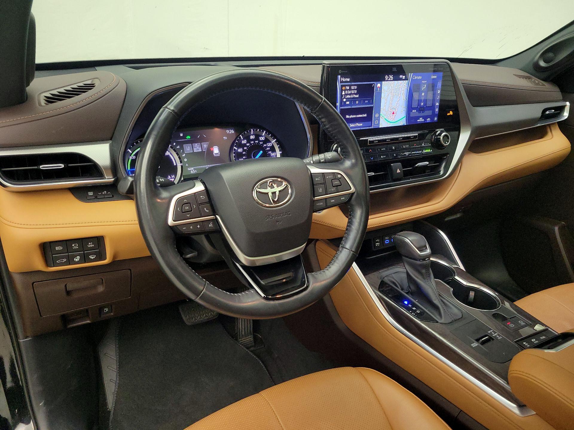 Thumbnail: 2022 Toyota Highlander - 9