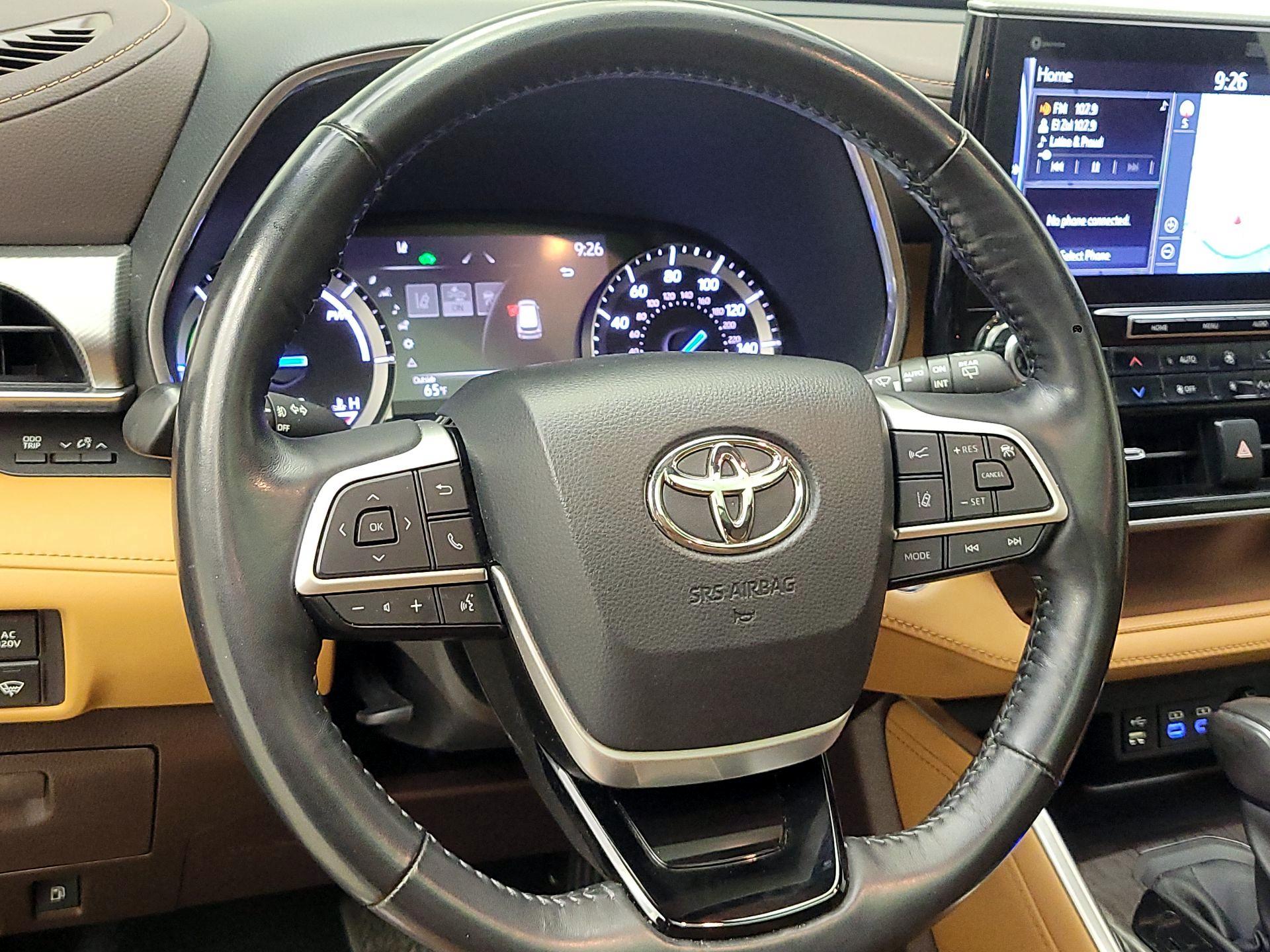 Thumbnail: 2022 Toyota Highlander - 10