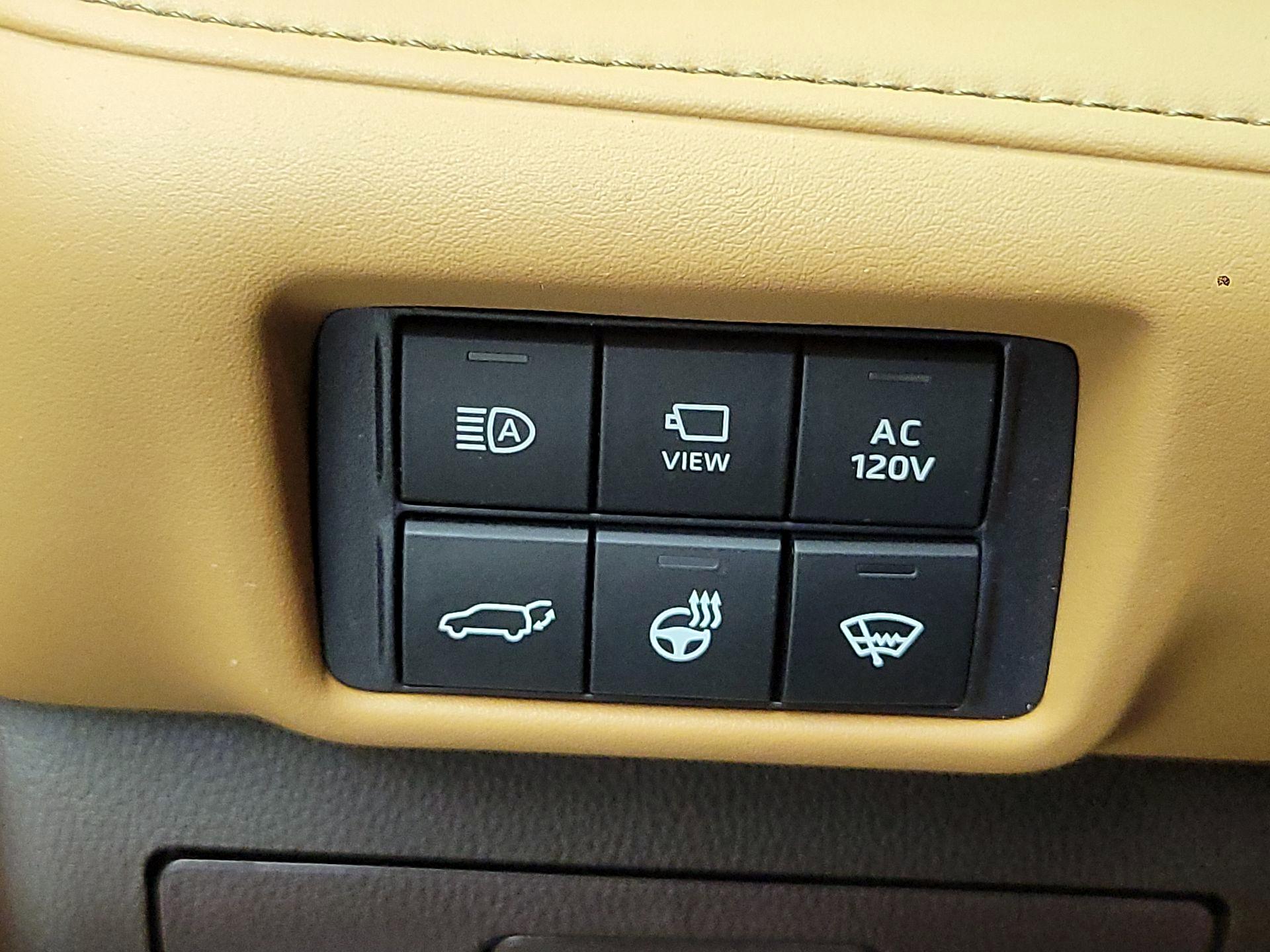 Thumbnail: 2022 Toyota Highlander - 13