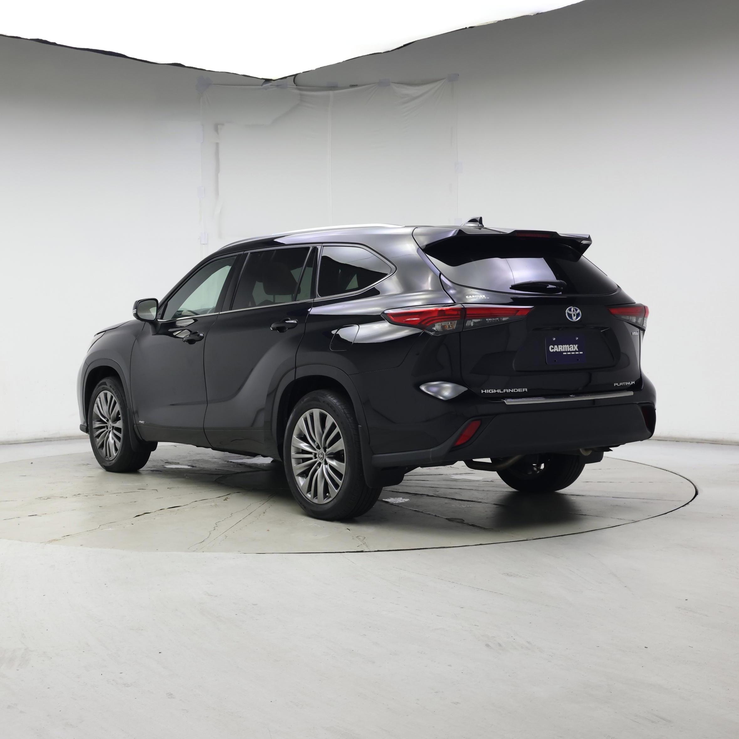 Thumbnail: 2022 Toyota Highlander - 2