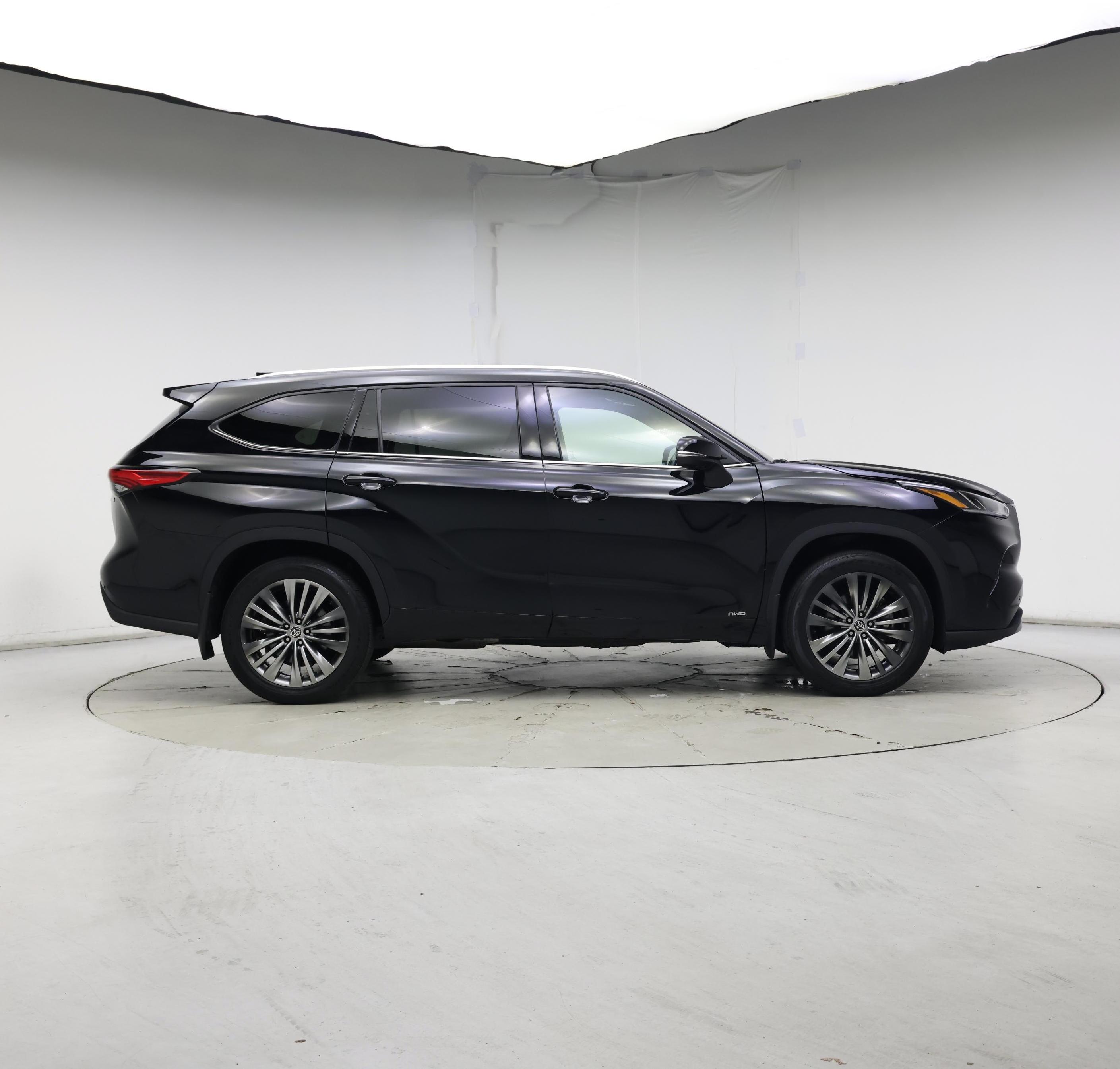 Thumbnail: 2022 Toyota Highlander - 7