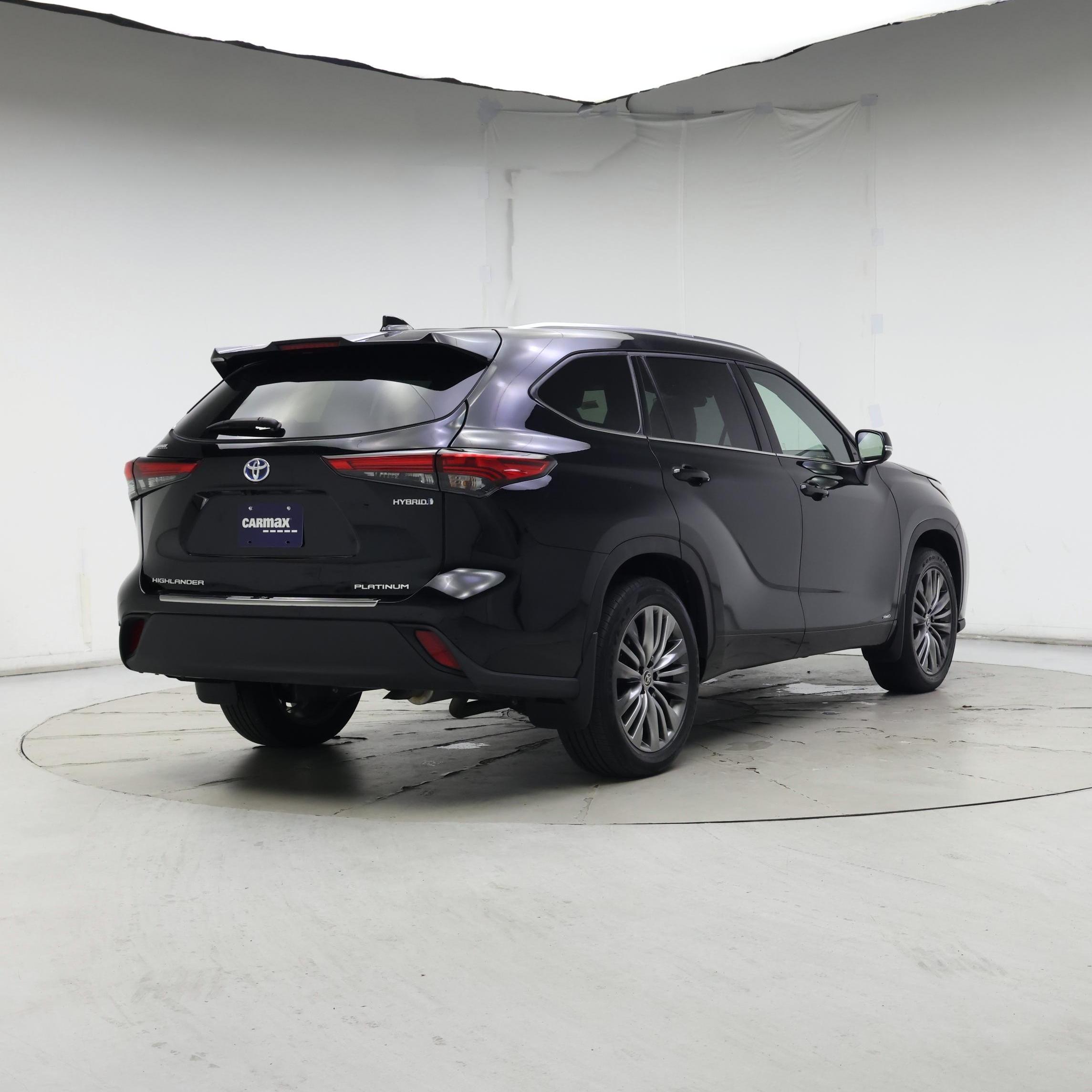 Thumbnail: 2022 Toyota Highlander - 8