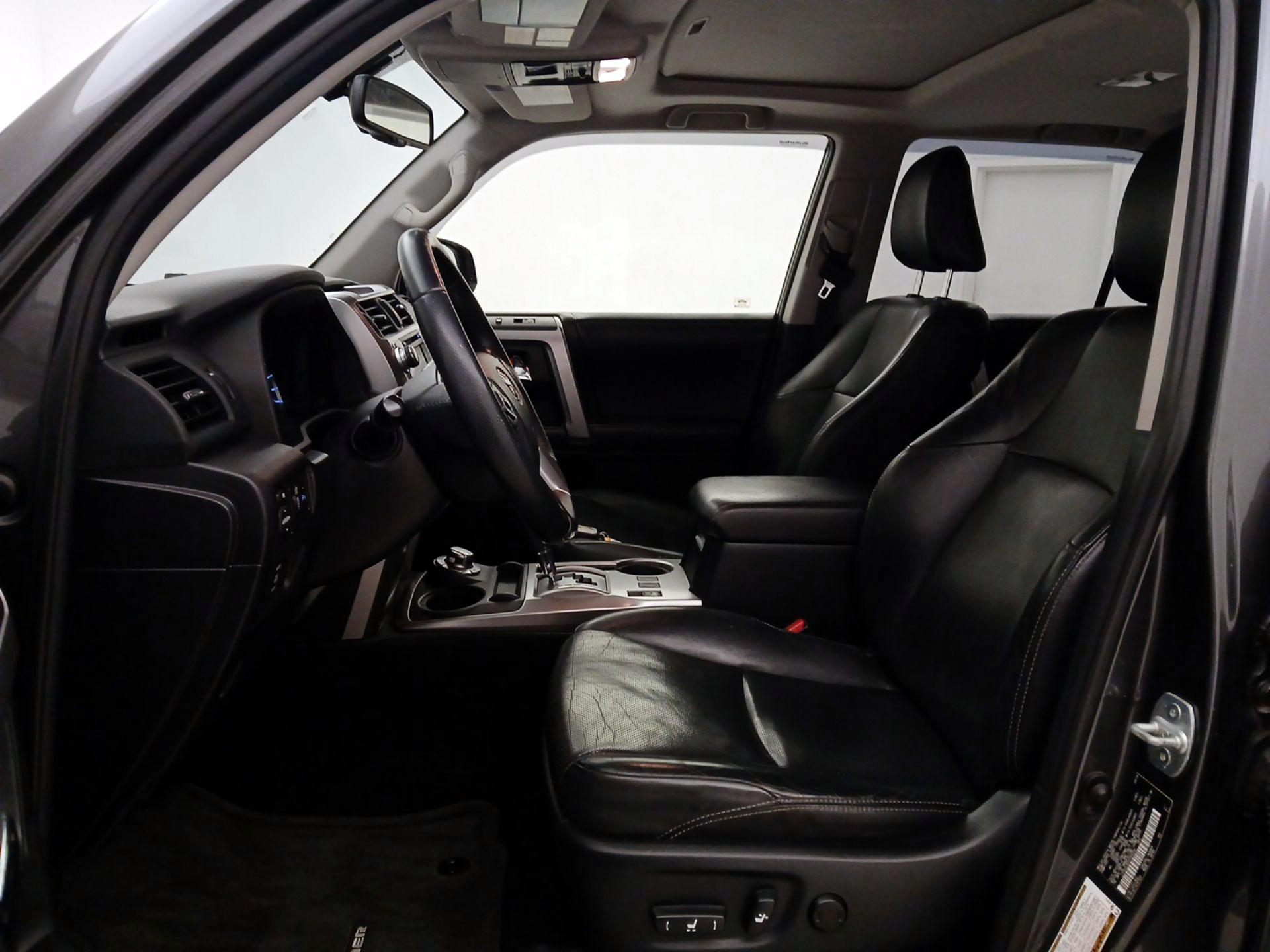 Thumbnail: 2016 Toyota 4Runner - 11