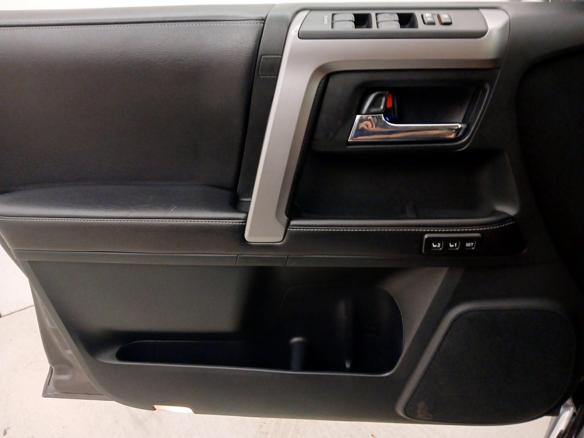 Thumbnail: 2016 Toyota 4Runner - 12
