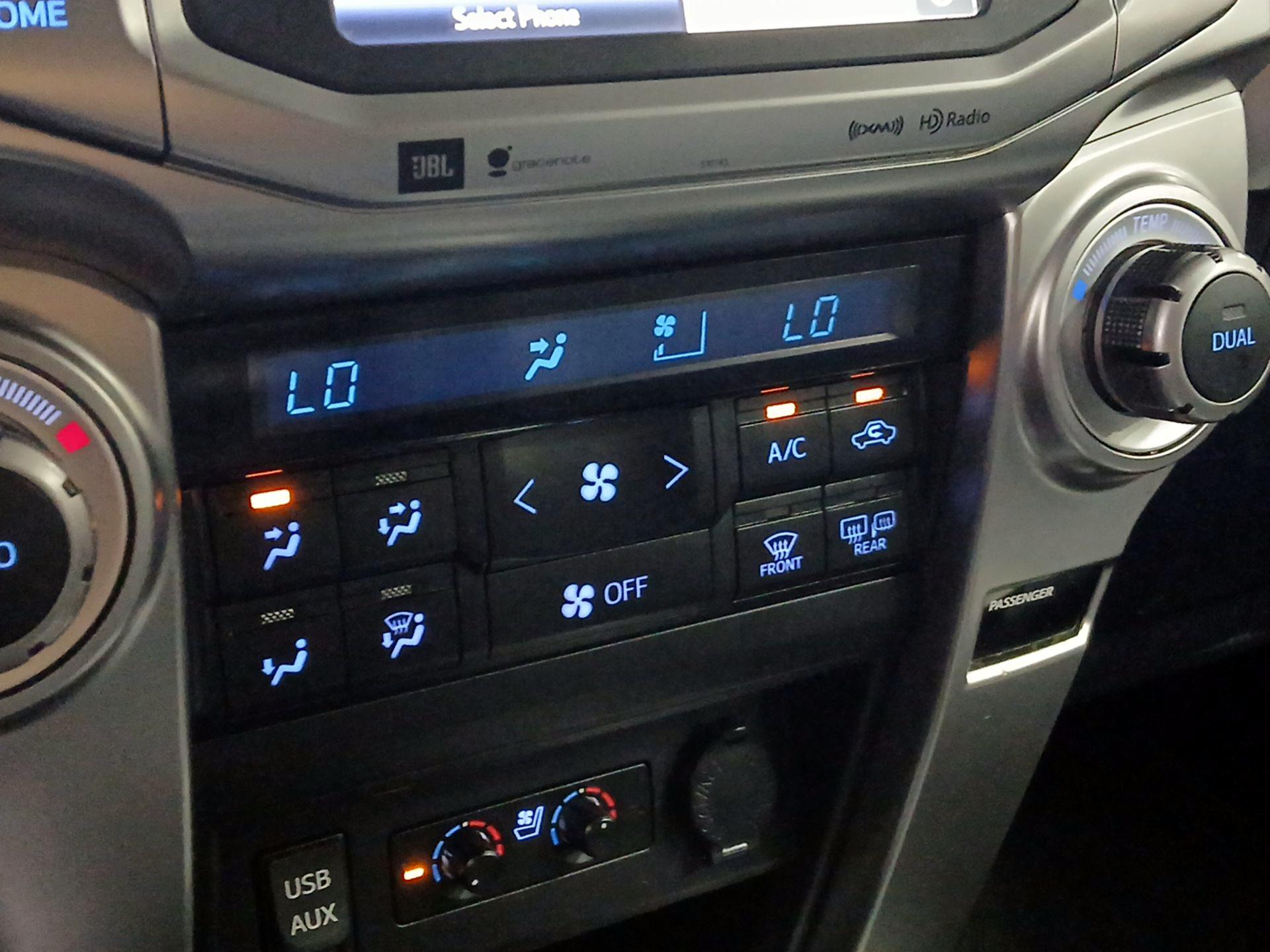 Thumbnail: 2016 Toyota 4Runner - 16