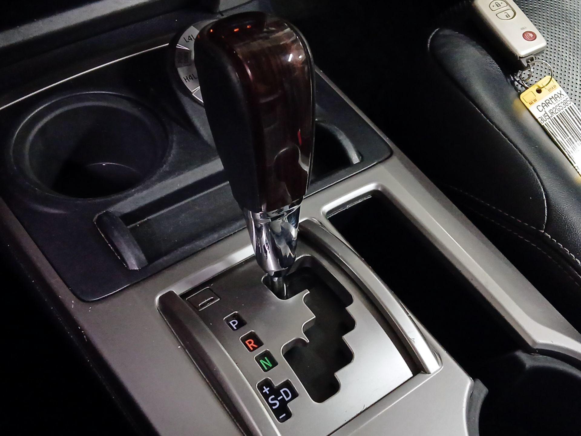 Thumbnail: 2016 Toyota 4Runner - 17