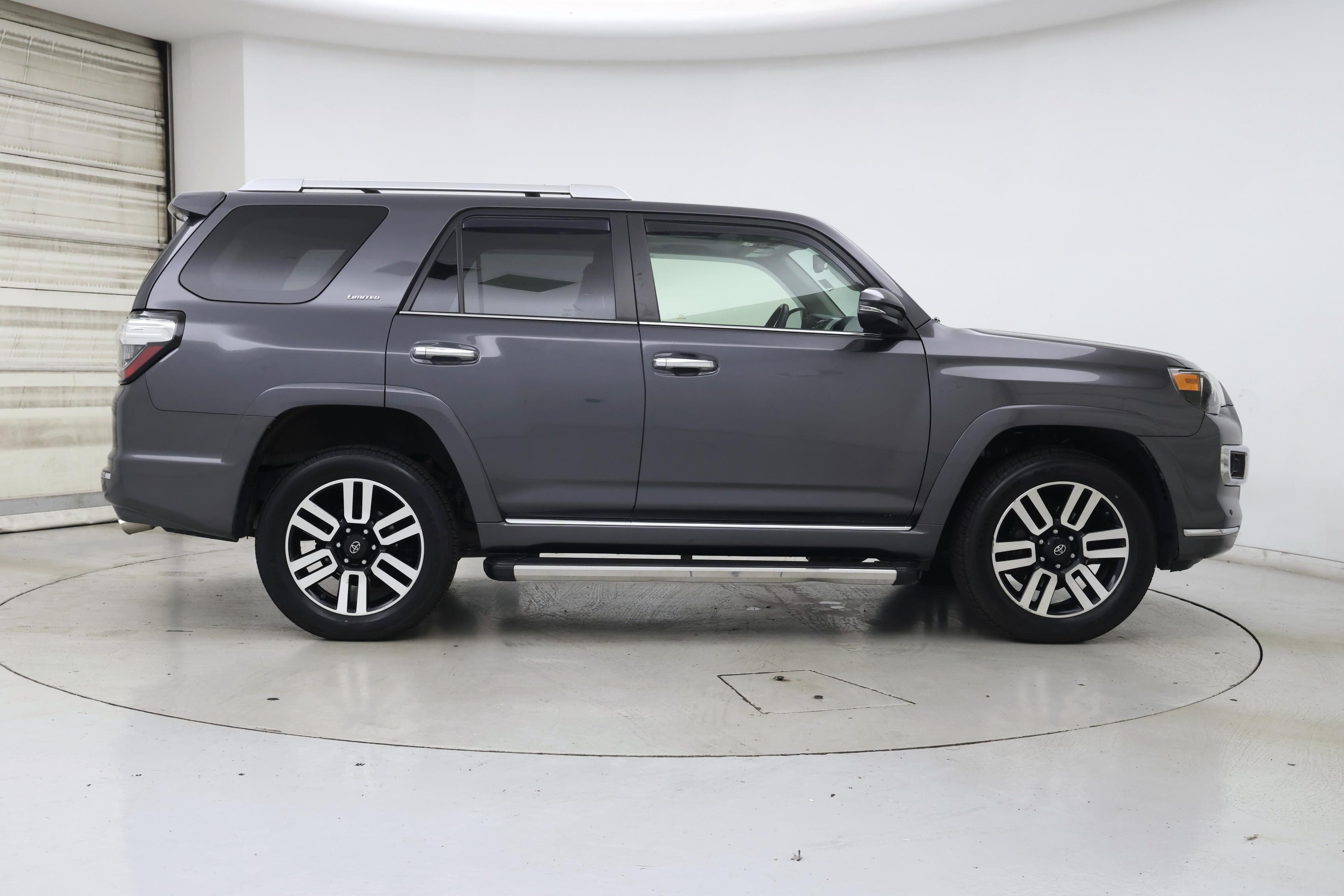 Thumbnail: 2016 Toyota 4Runner - 7