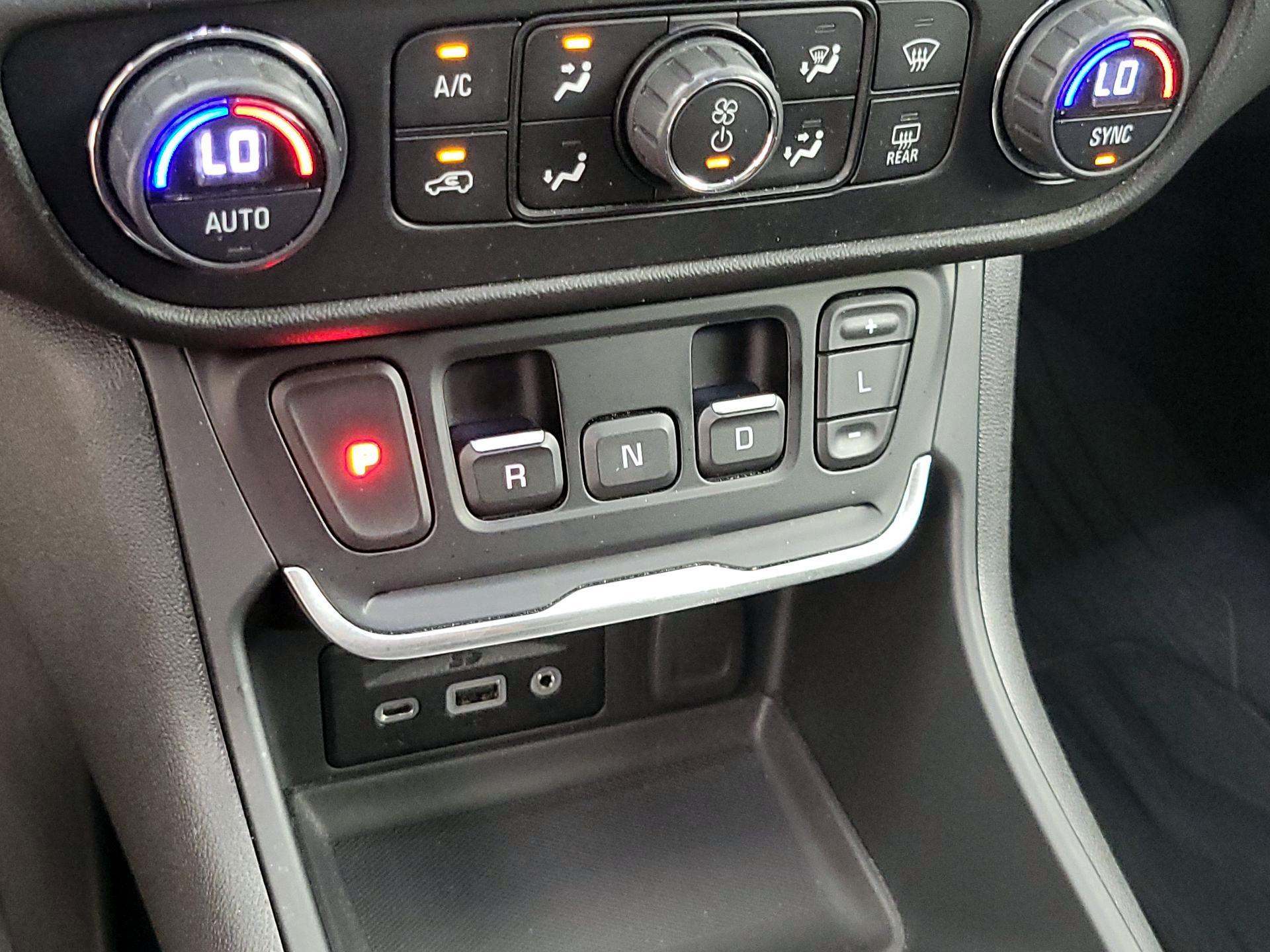 Thumbnail: 2020 GMC Terrain - 18