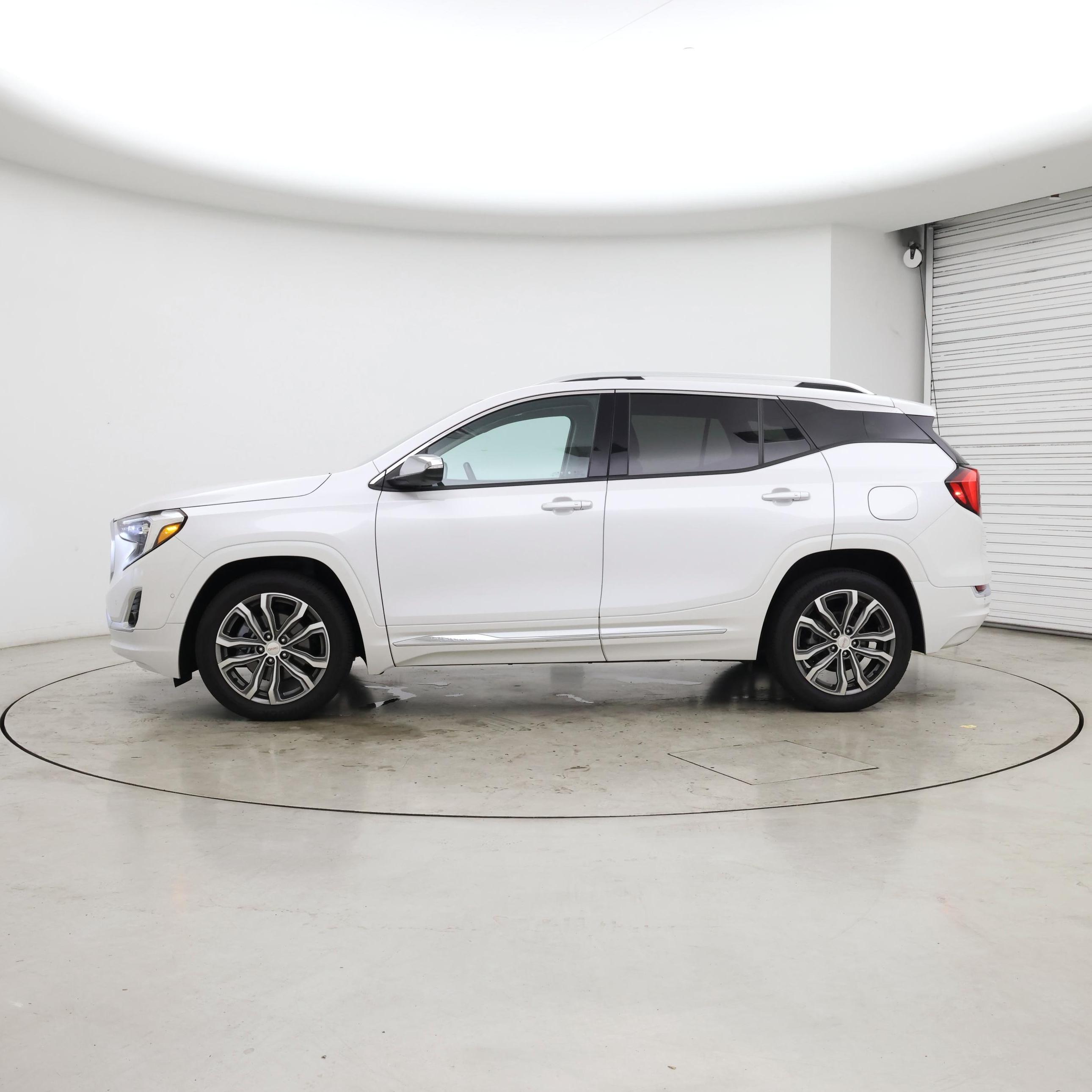 Thumbnail: 2020 GMC Terrain - 3
