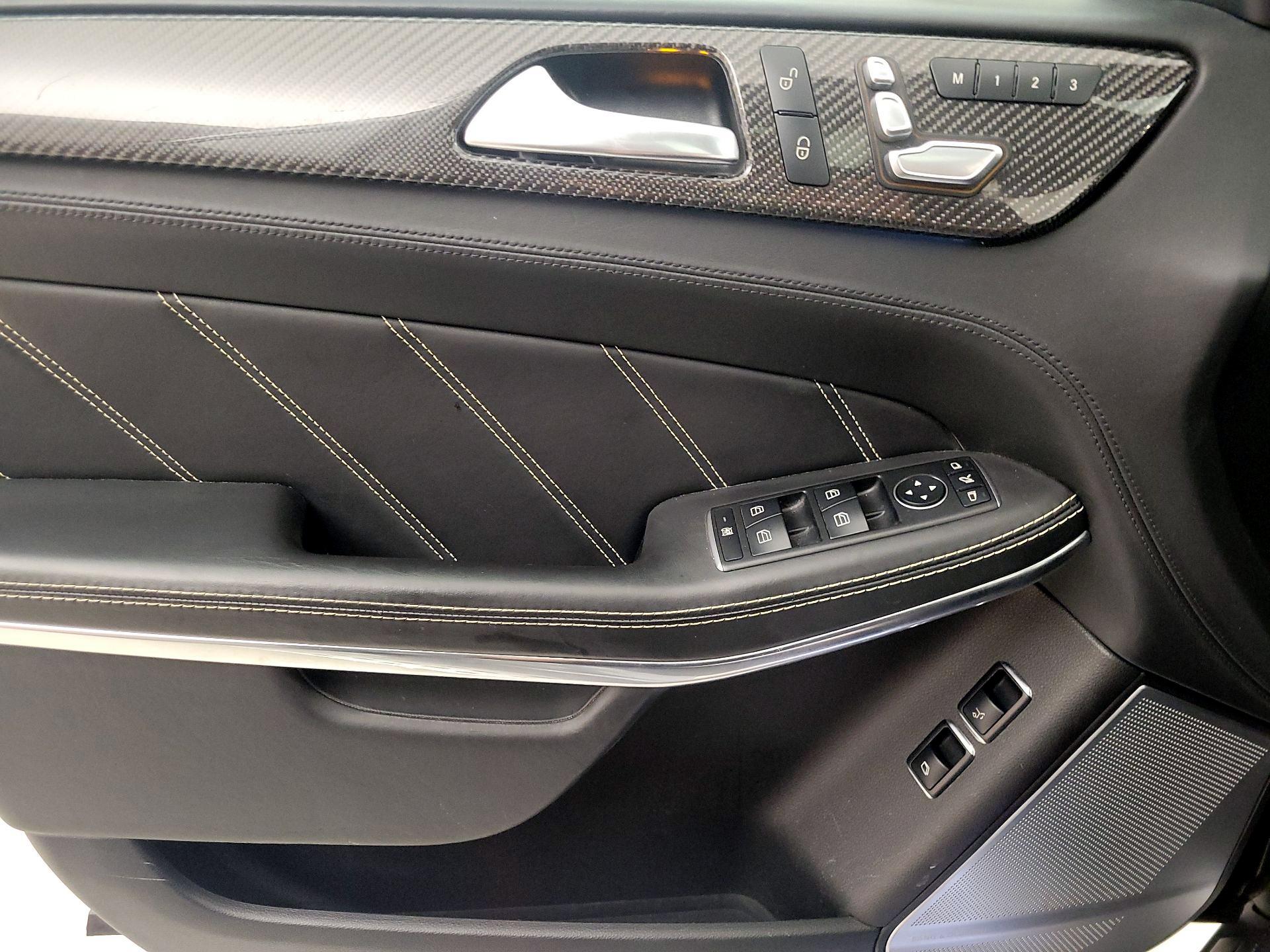 Thumbnail: 2017 Mercedes-Benz GL-Class - 12