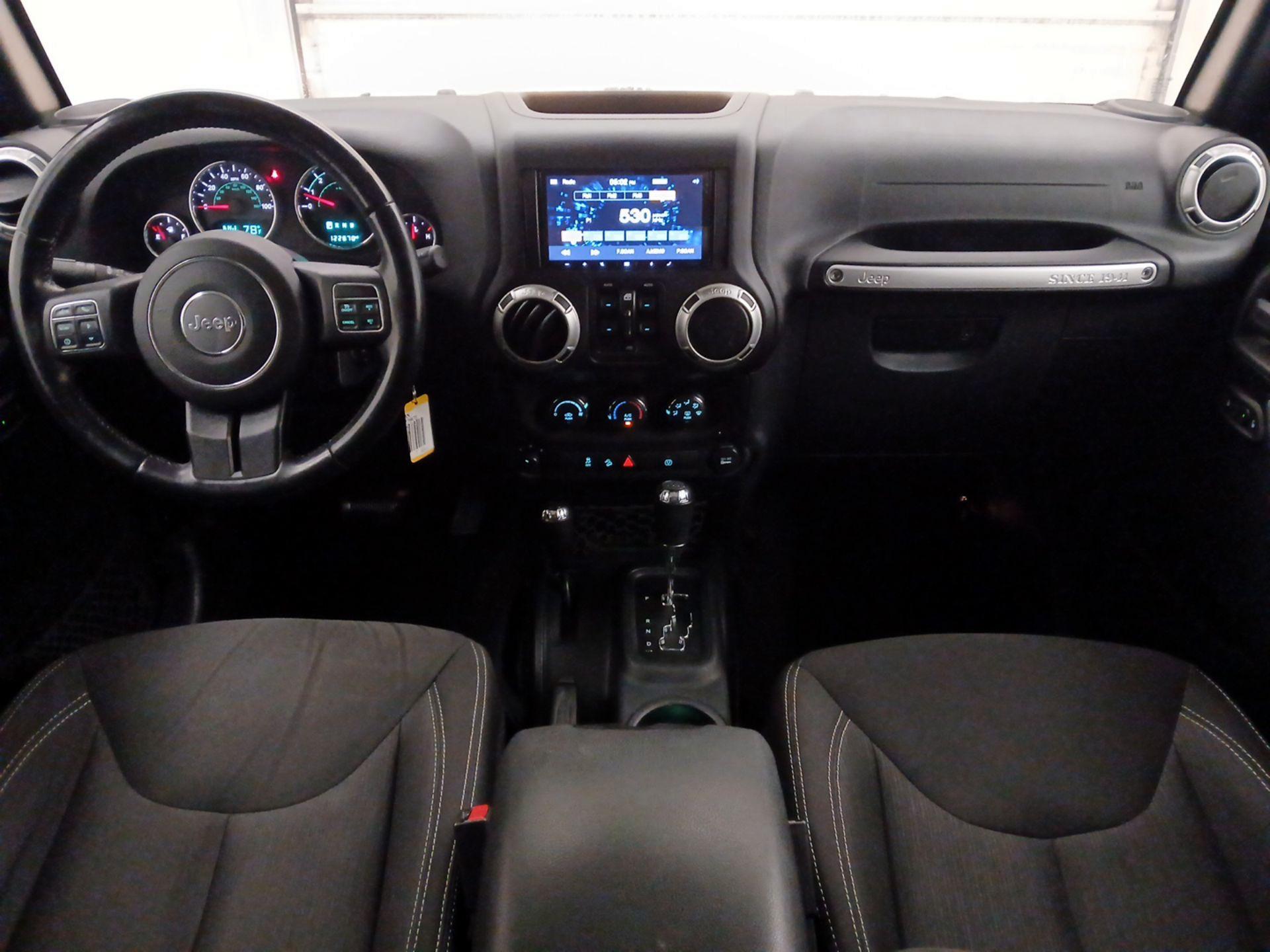 Thumbnail: 2016 Jeep Wrangler - 9