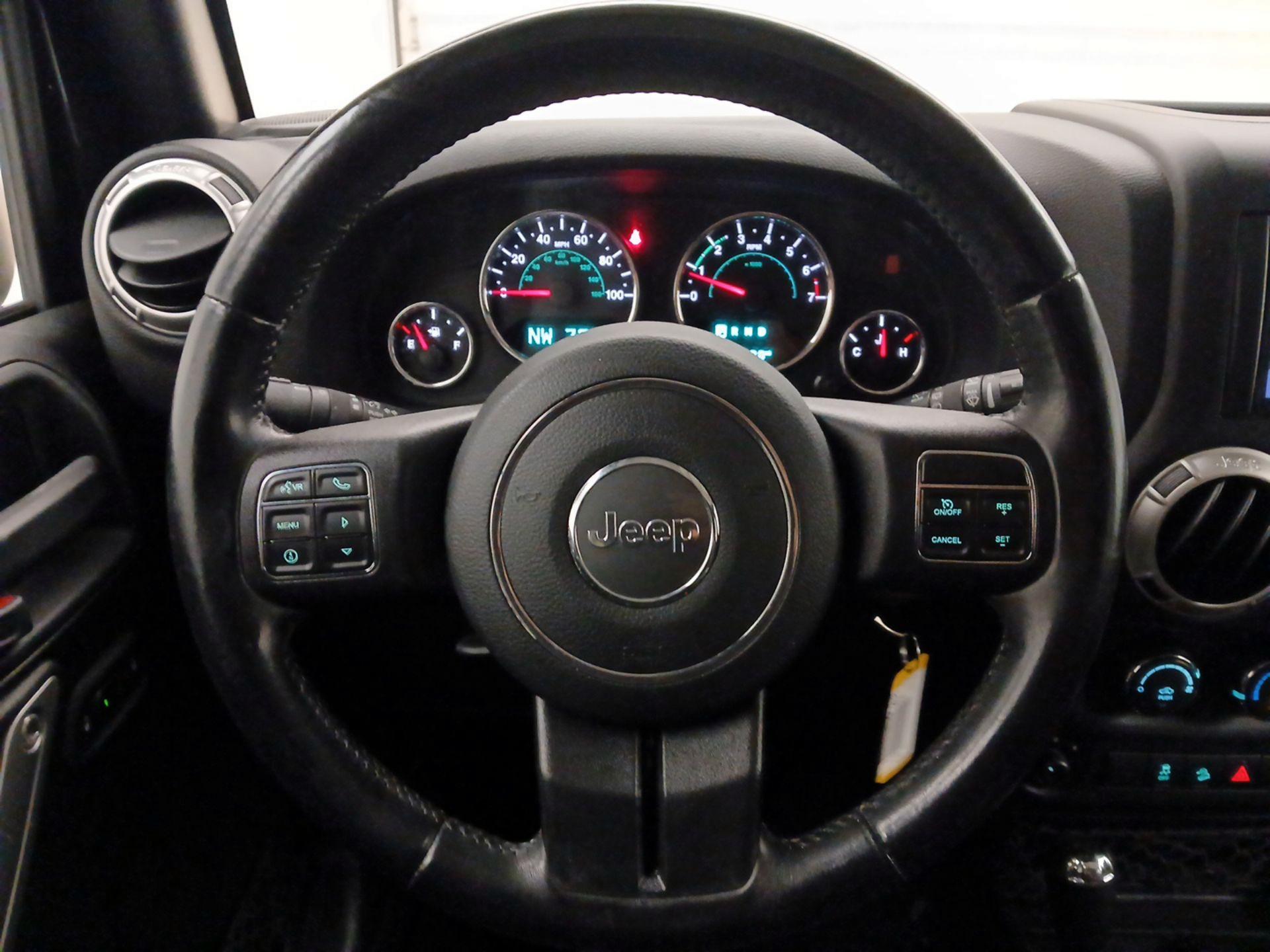 Thumbnail: 2016 Jeep Wrangler - 10