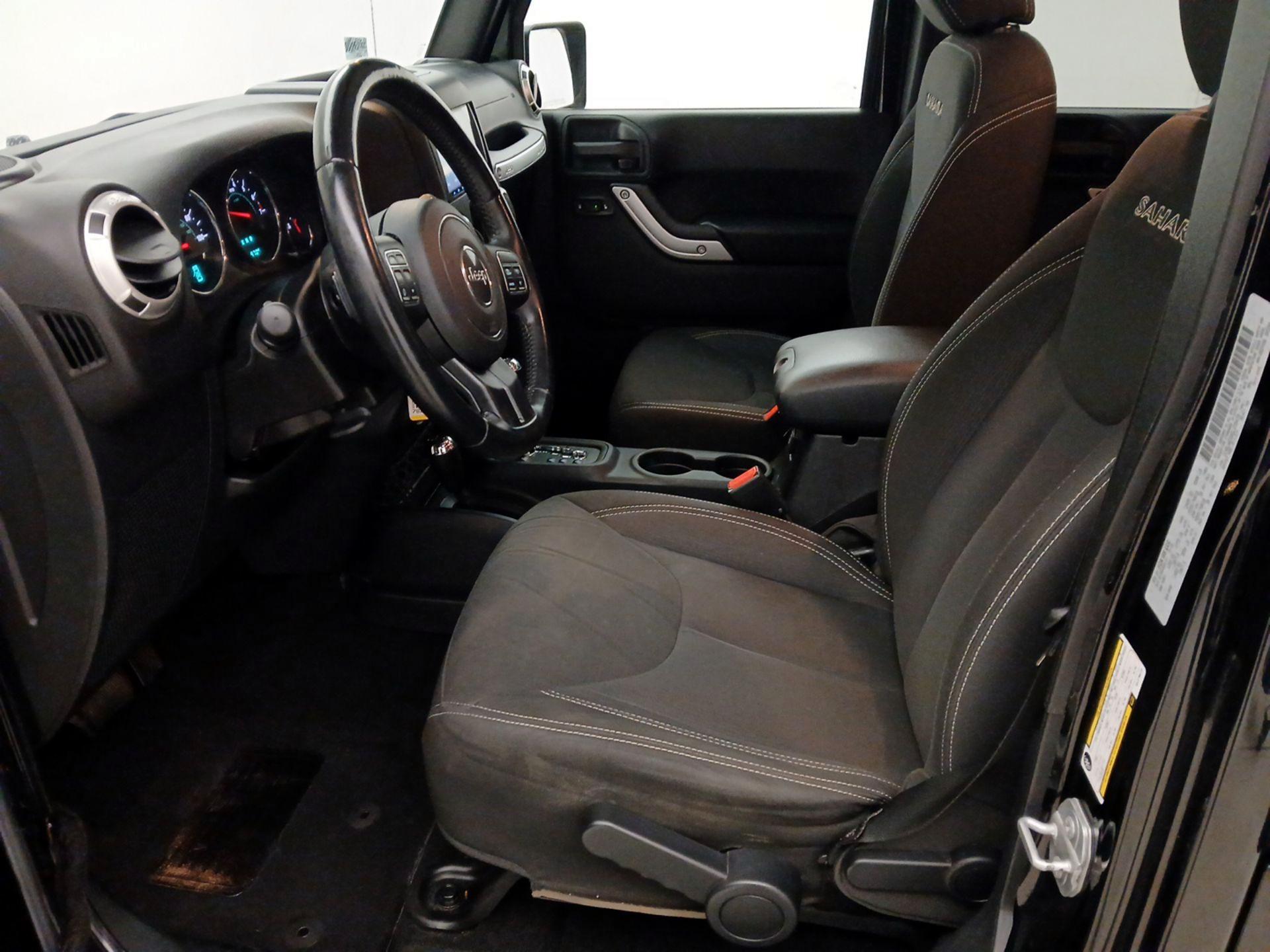 Thumbnail: 2016 Jeep Wrangler - 11