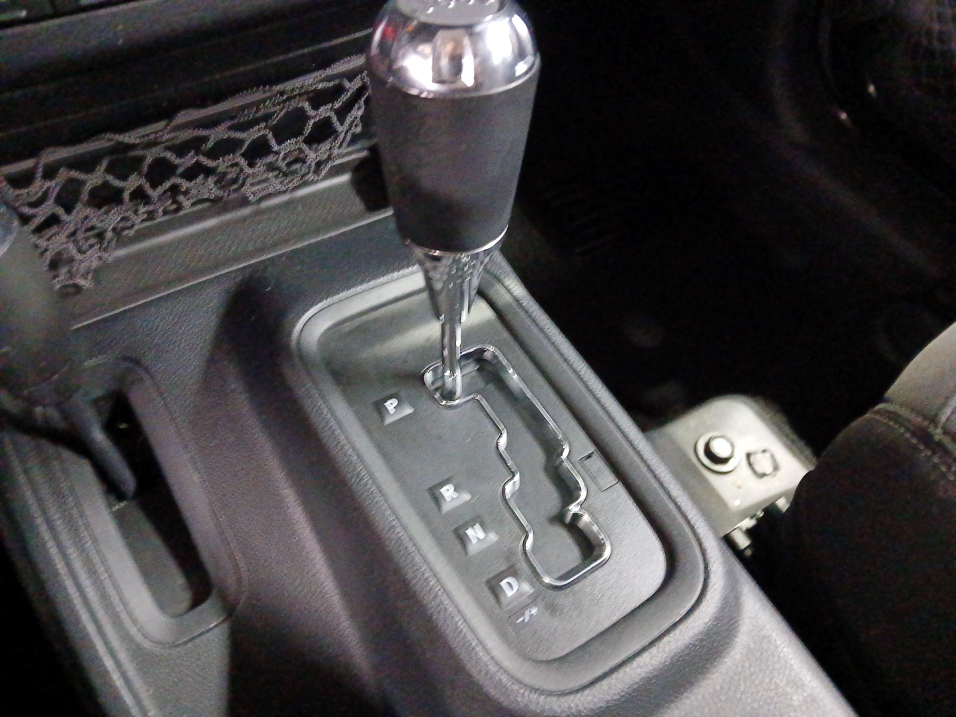 Thumbnail: 2016 Jeep Wrangler - 15