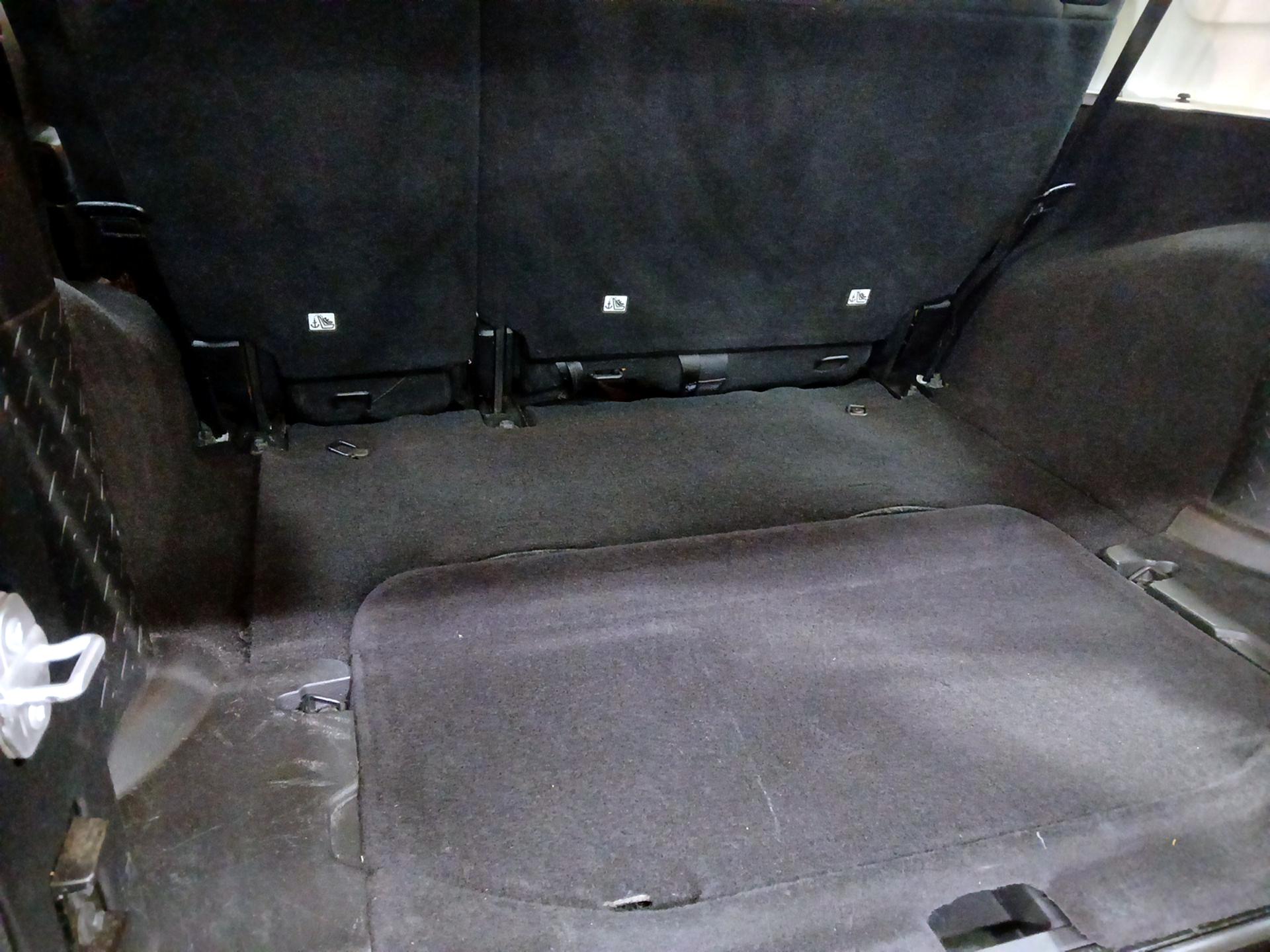 Thumbnail: 2016 Jeep Wrangler - 17