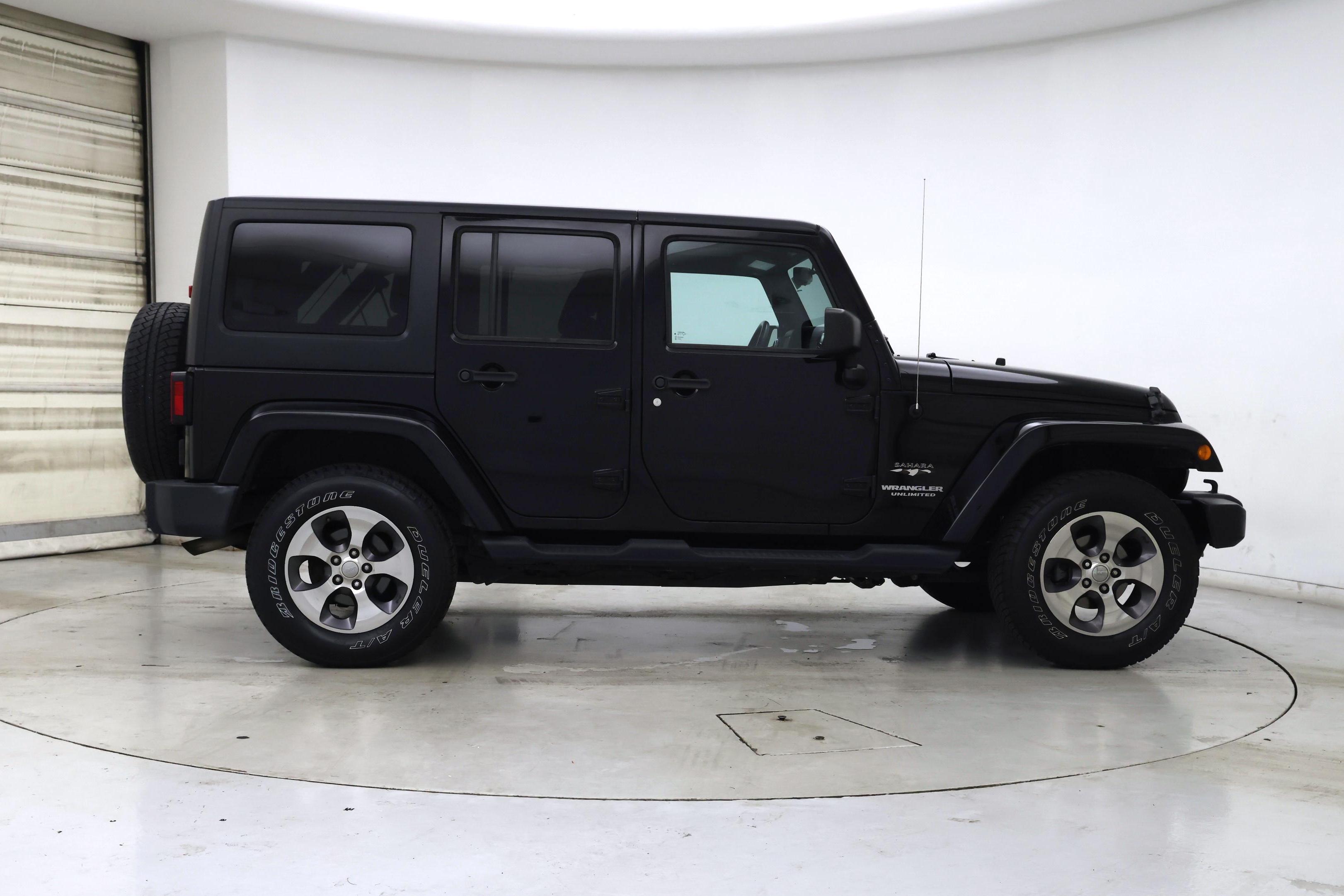 Thumbnail: 2016 Jeep Wrangler - 7