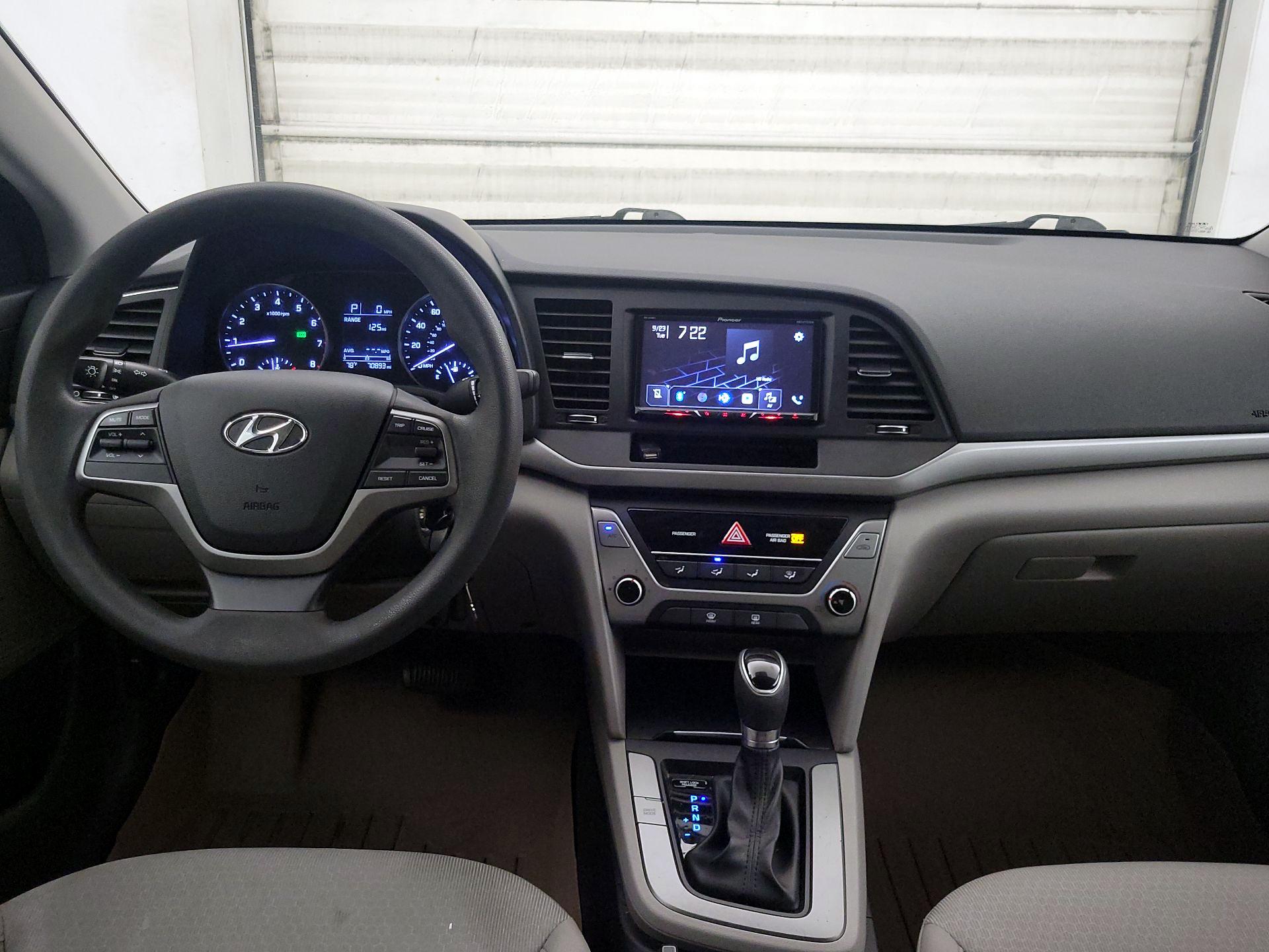 Thumbnail: 2017 Hyundai Elantra - 9