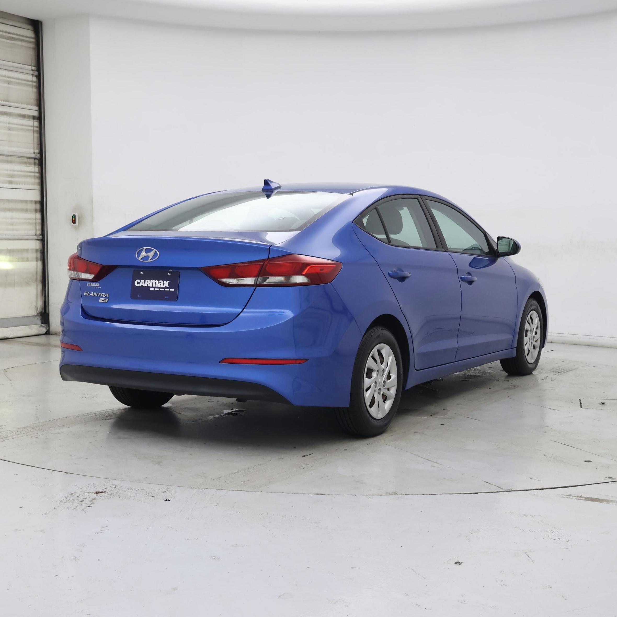 Thumbnail: 2017 Hyundai Elantra - 8