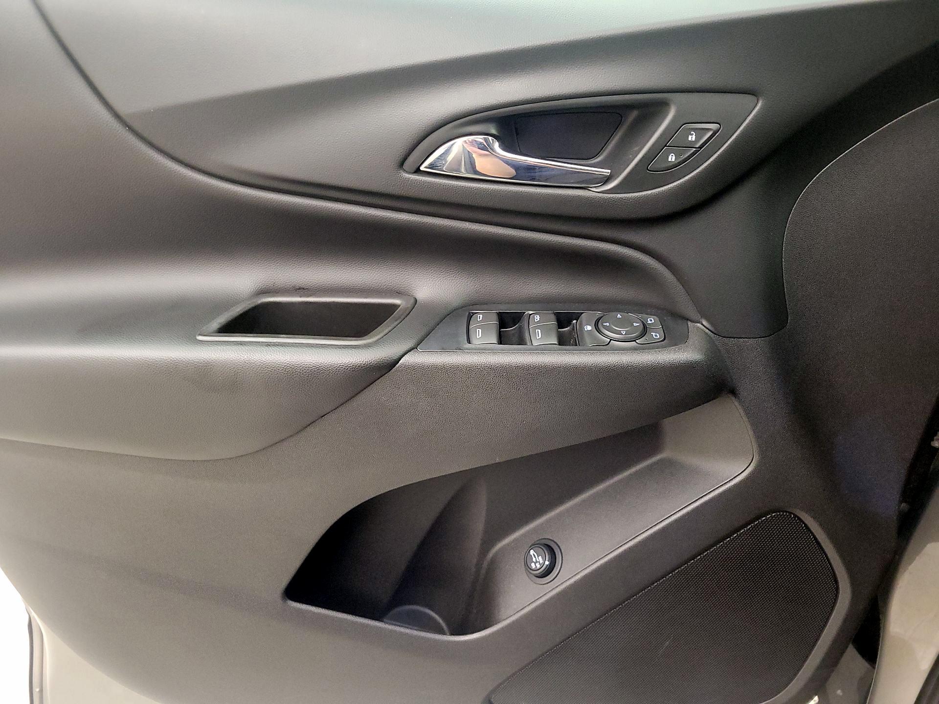 Thumbnail: 2018 Chevrolet Equinox - 12