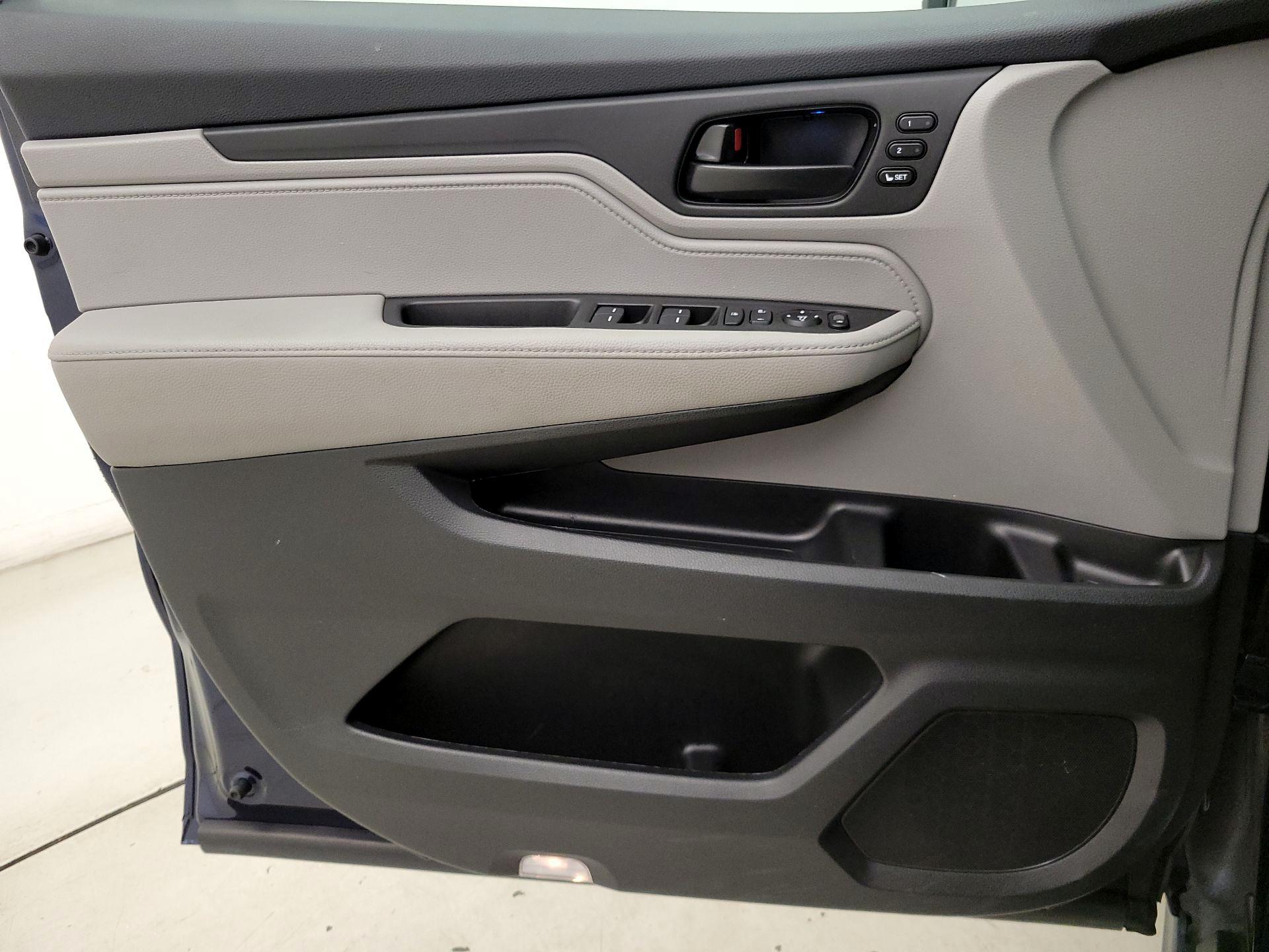 Thumbnail: 2022 Honda Odyssey - 12