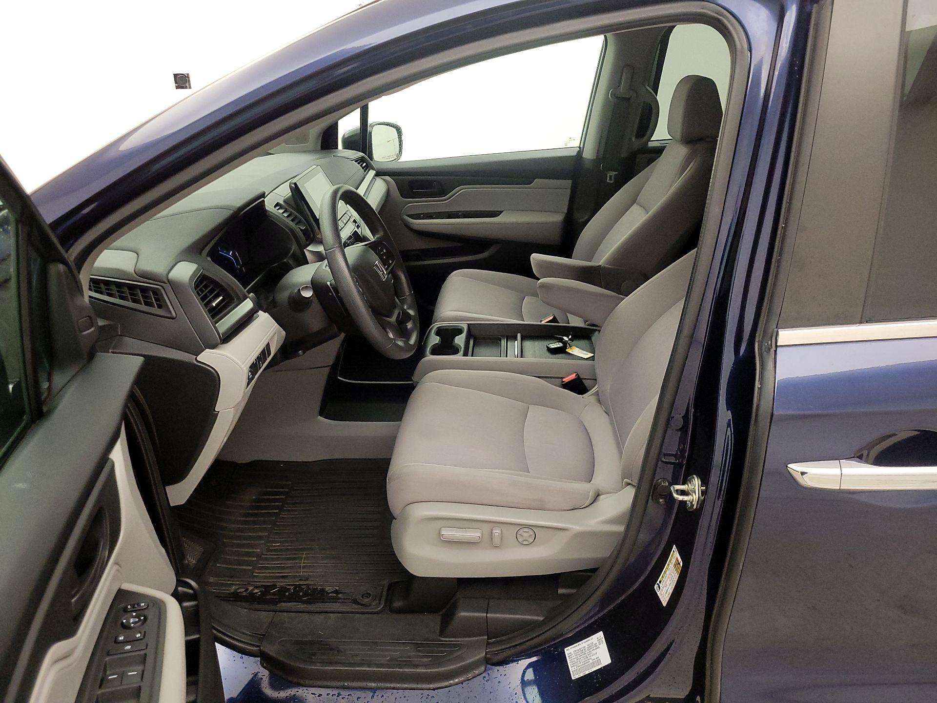 Thumbnail: 2018 Honda Odyssey - 11