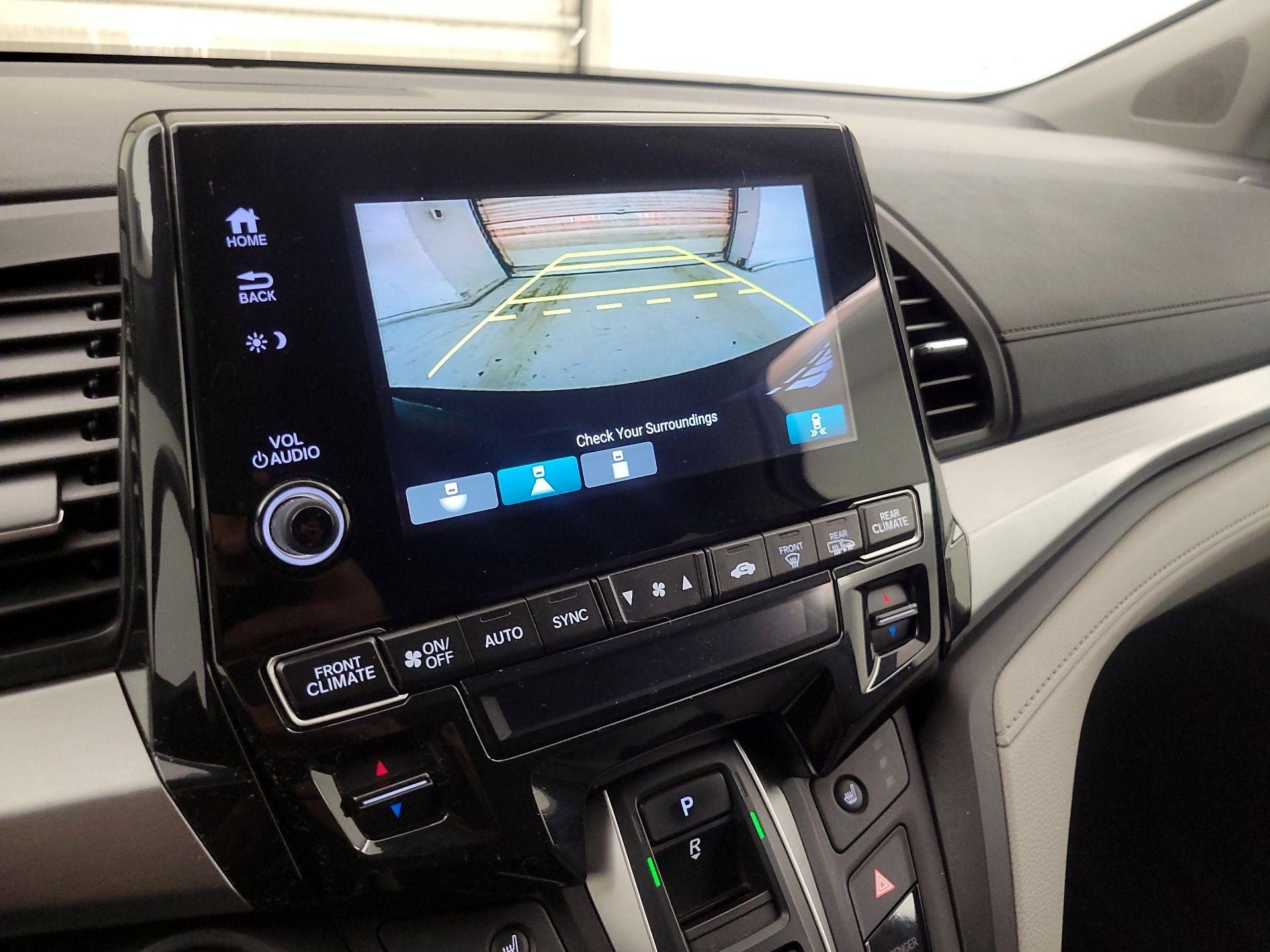 Thumbnail: 2018 Honda Odyssey - 14