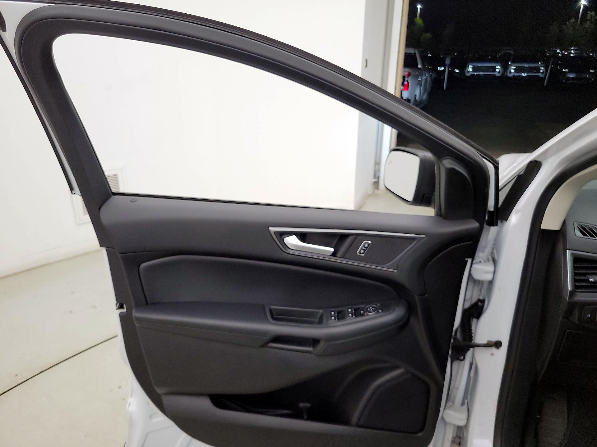 Thumbnail: 2020 Ford Edge - 12