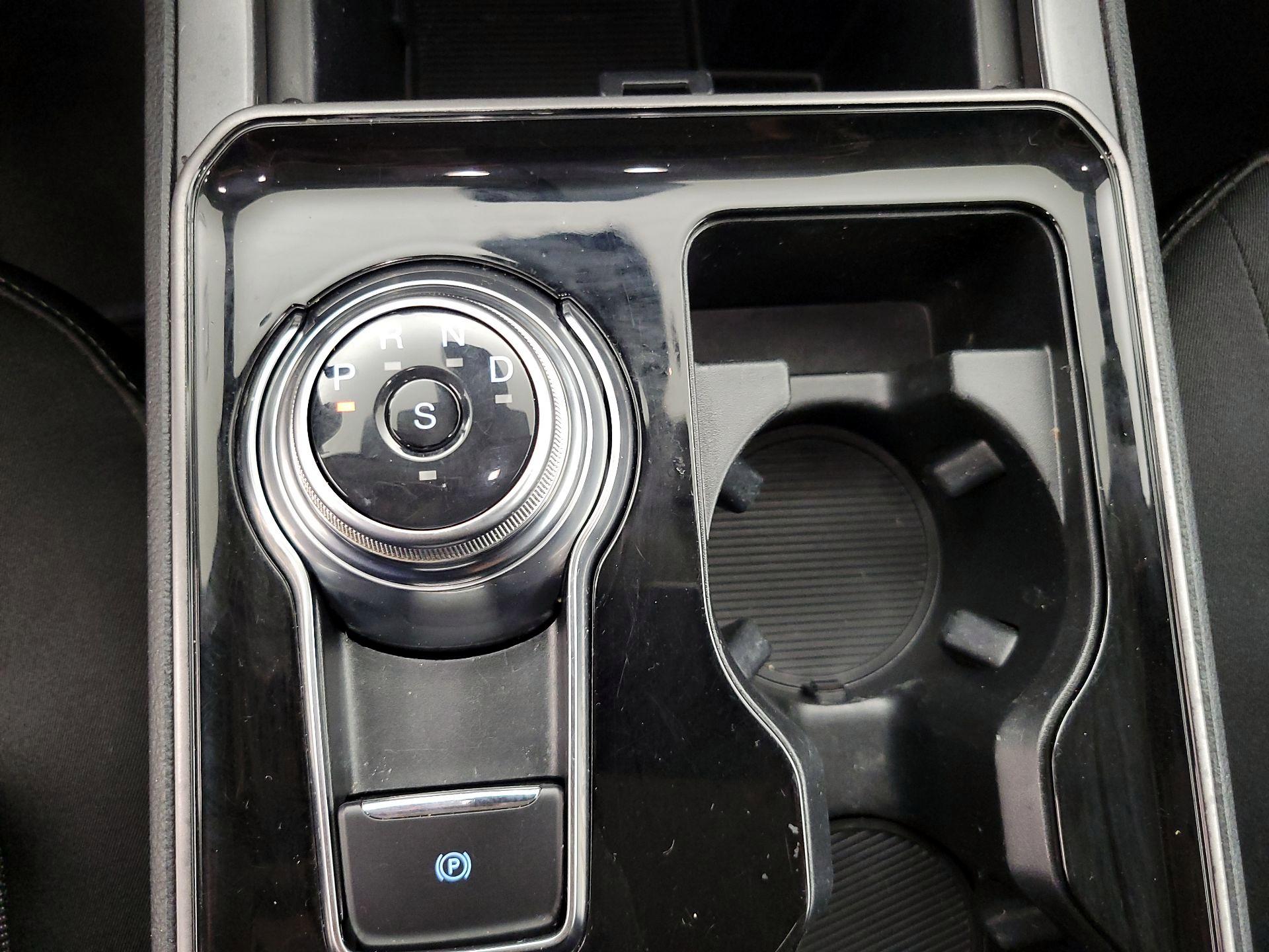 Thumbnail: 2020 Ford Edge - 17