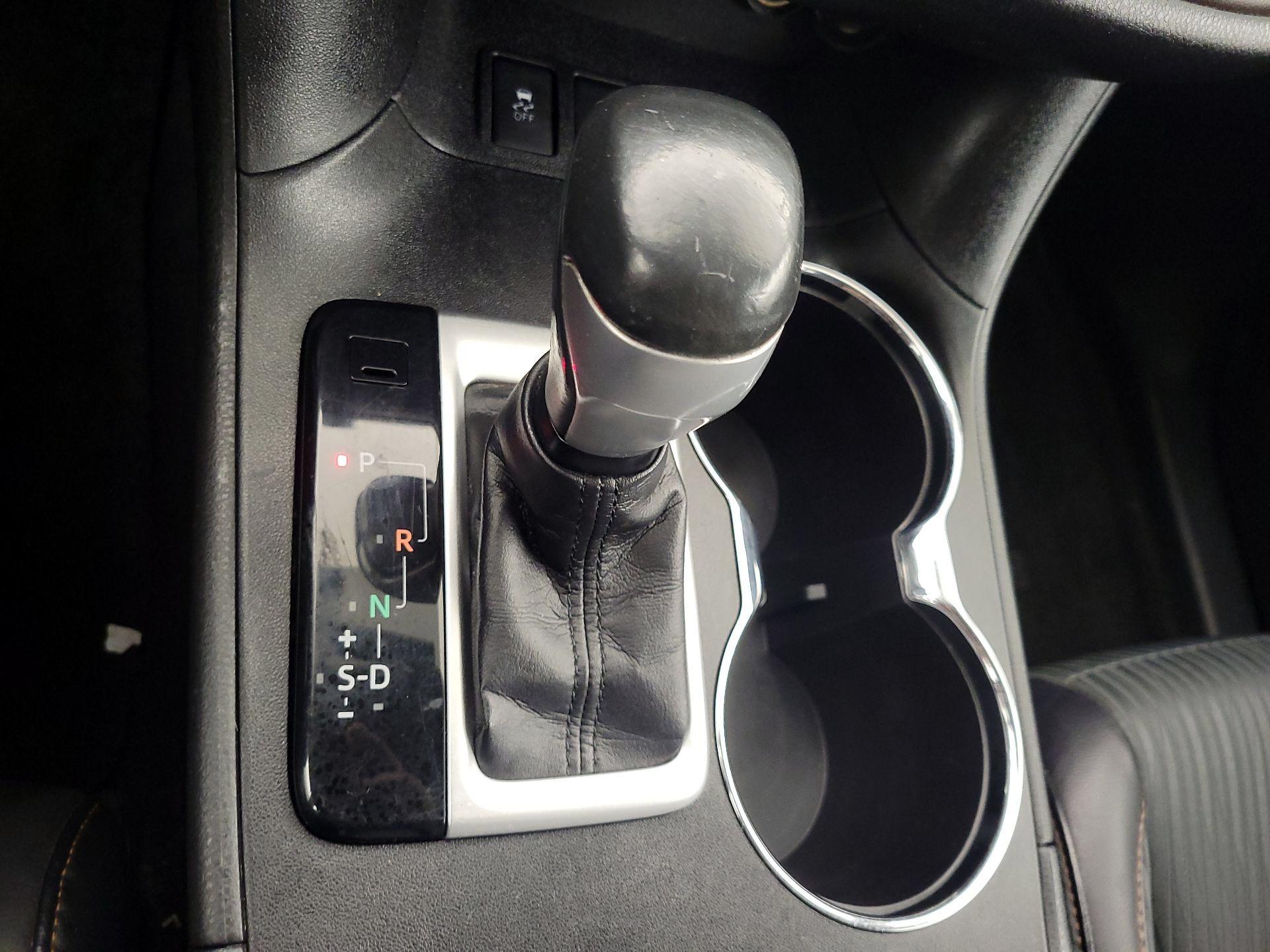 Thumbnail: 2015 Toyota Highlander - 17