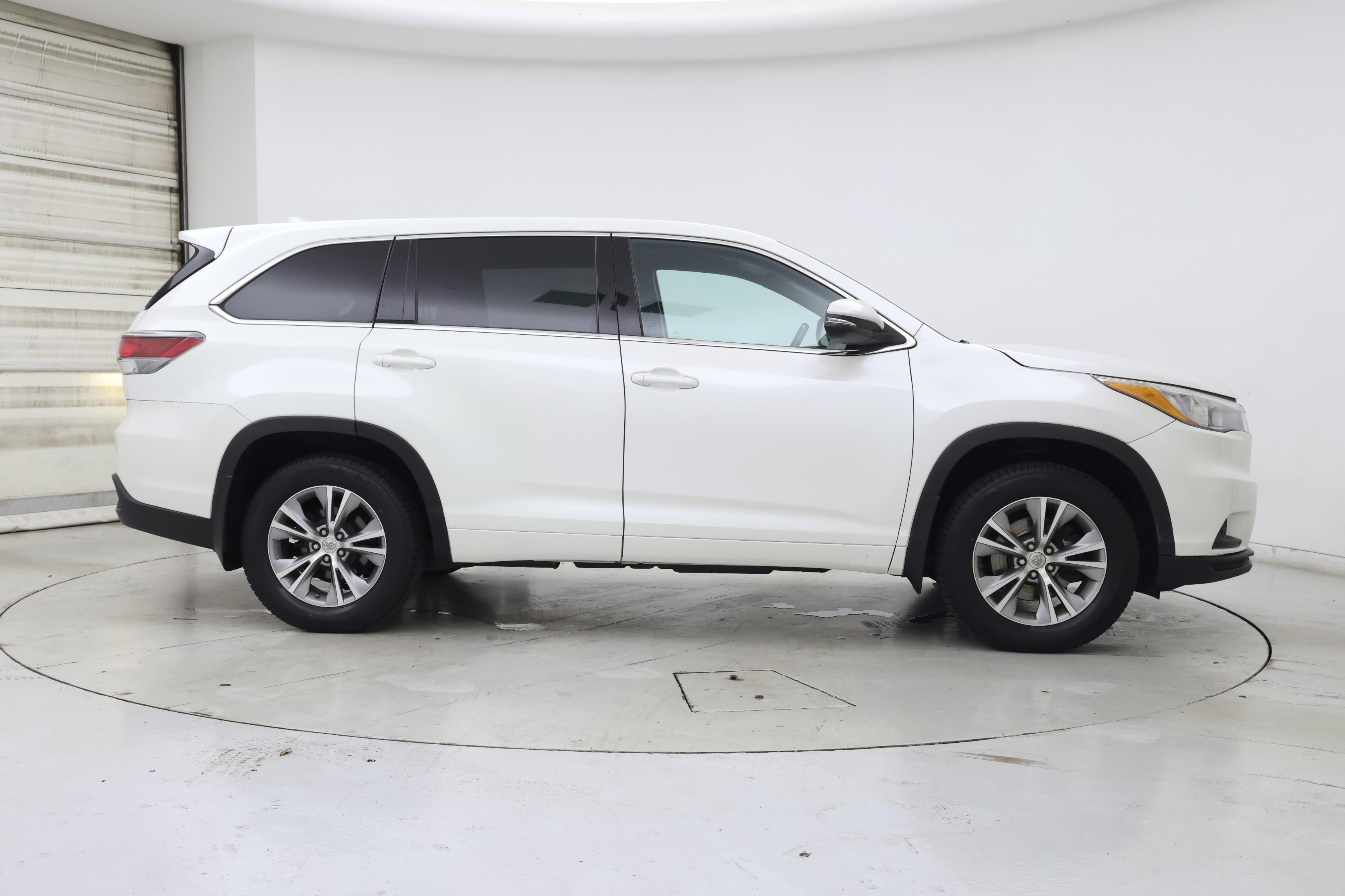 Thumbnail: 2015 Toyota Highlander - 7