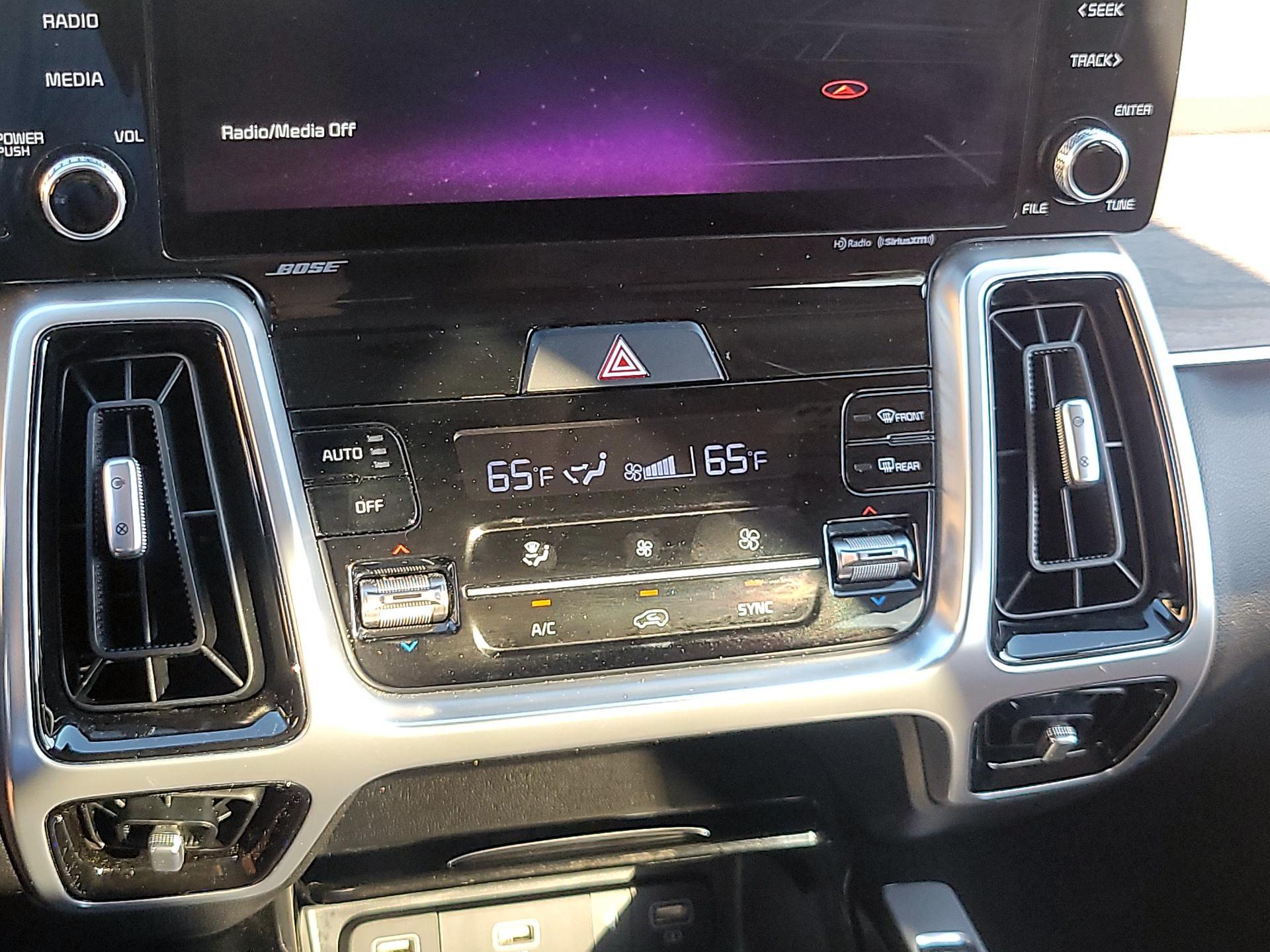 Thumbnail: 2022 Kia Sorento - 17