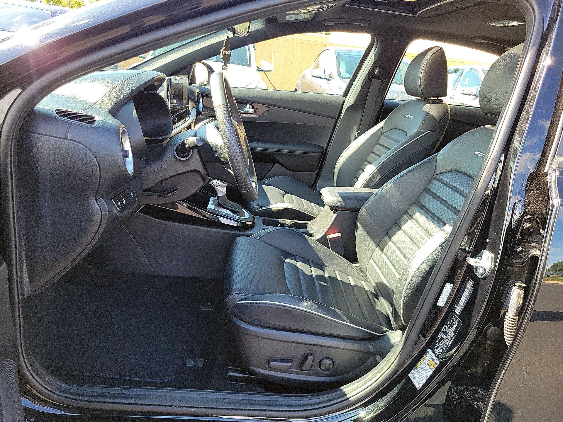 Thumbnail: 2023 Kia Forte - 9