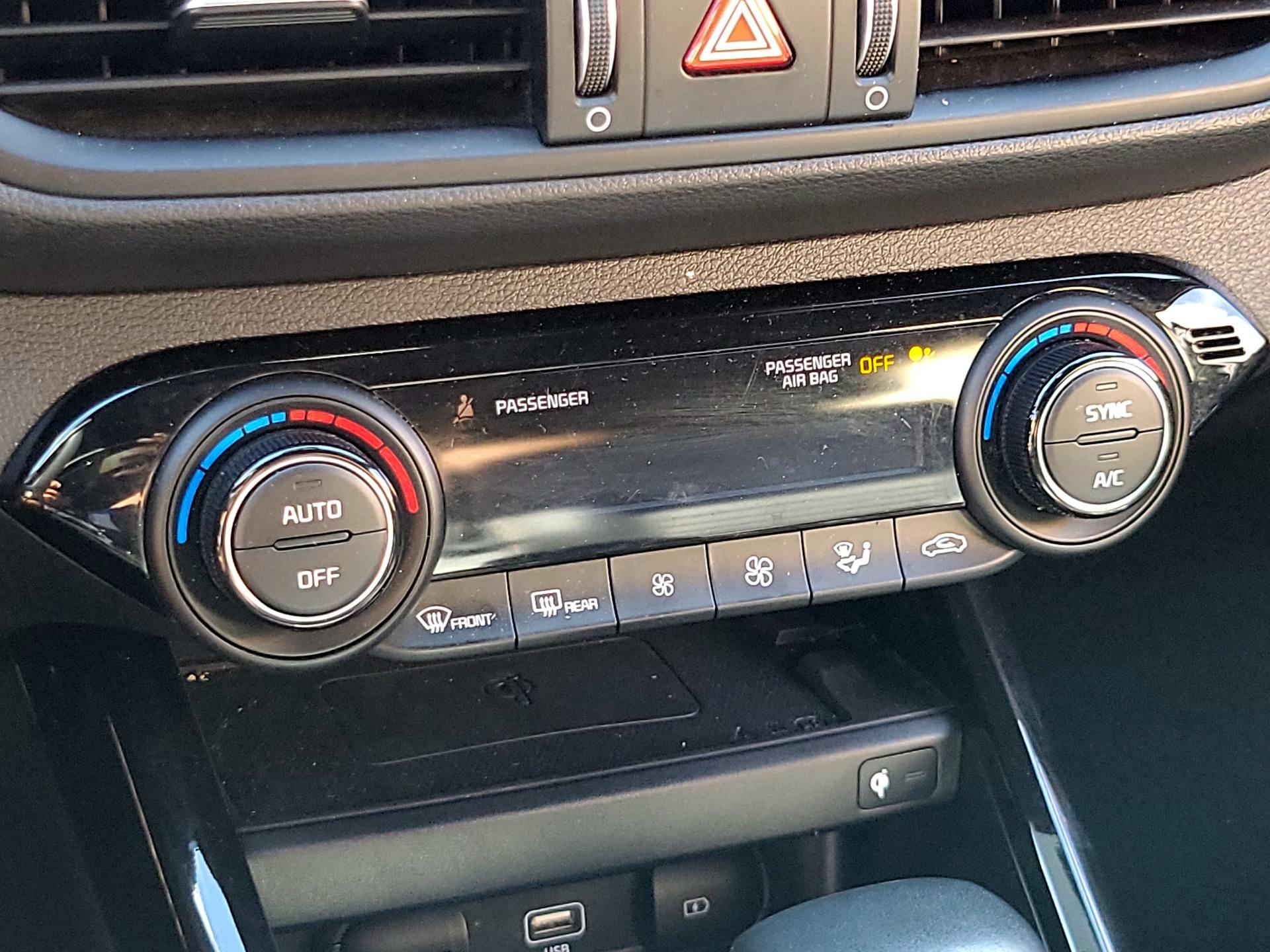 Thumbnail: 2023 Kia Forte - 15