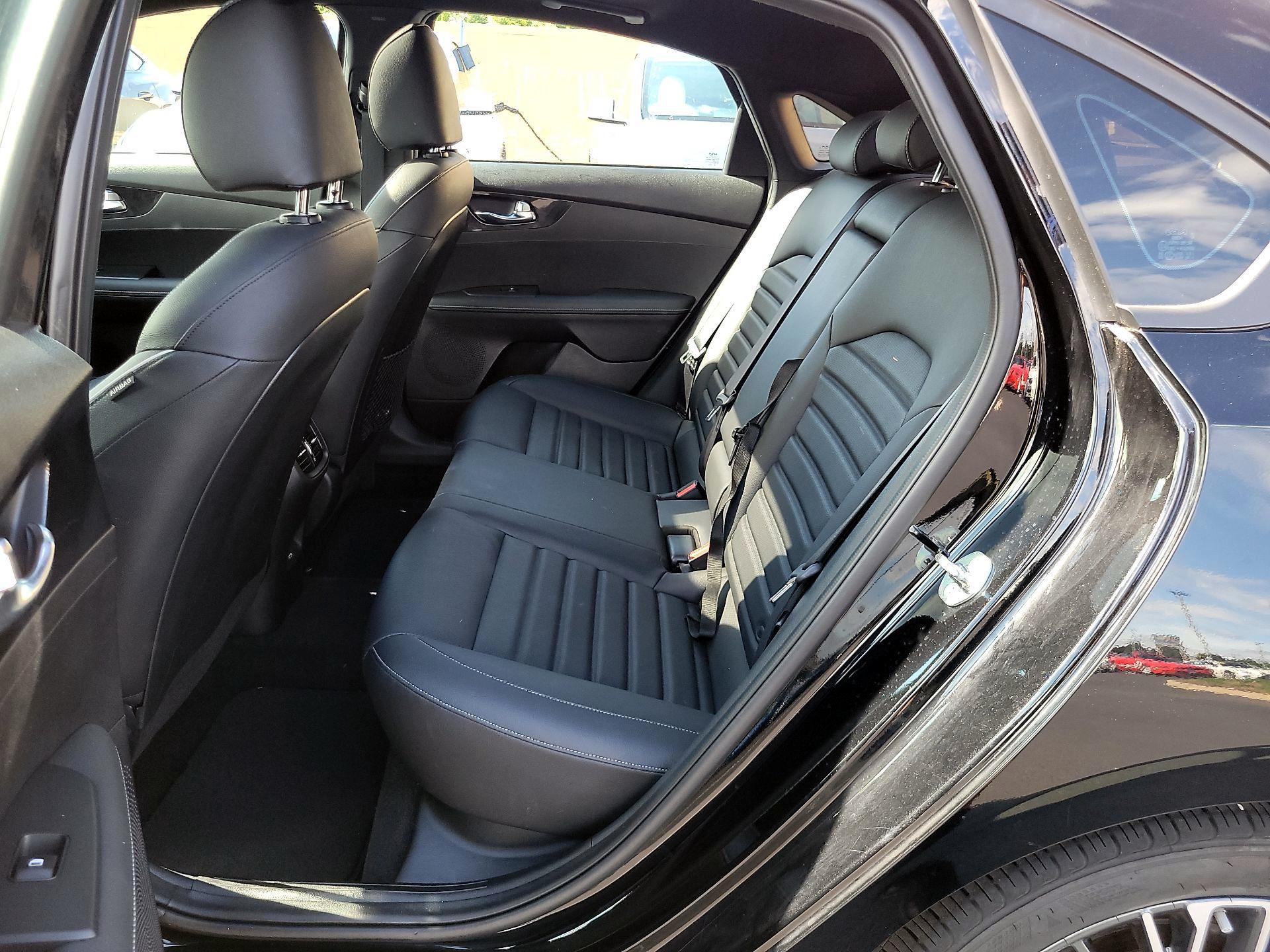 Thumbnail: 2023 Kia Forte - 19