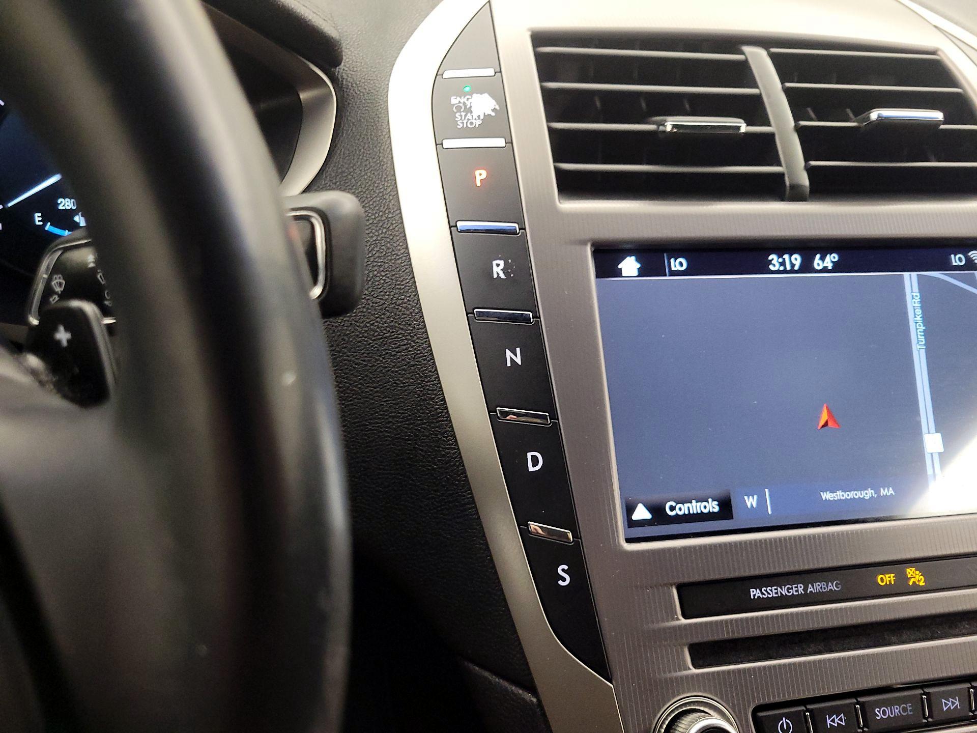 Thumbnail: 2017 Lincoln MKZ - 18