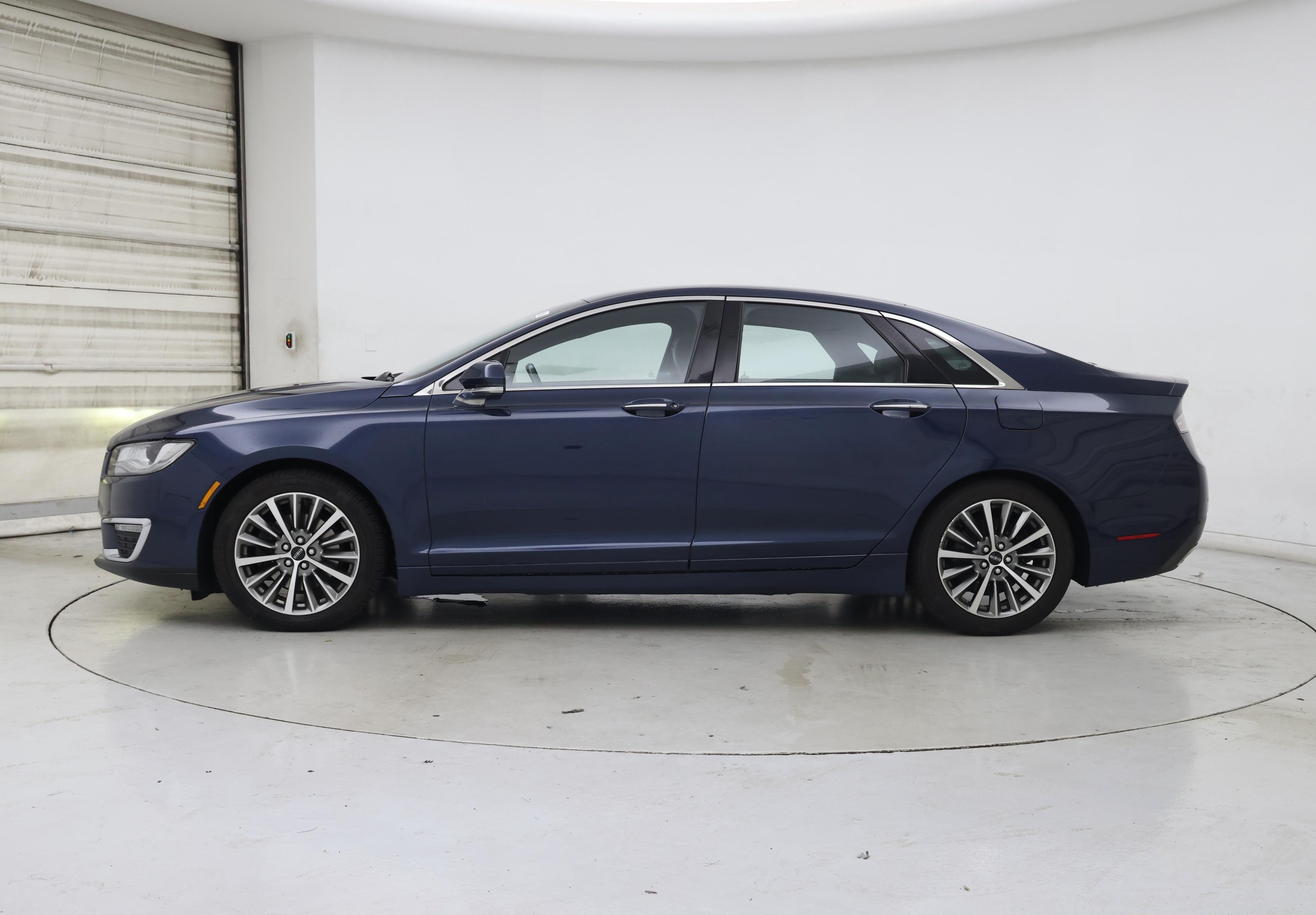 Thumbnail: 2017 Lincoln MKZ - 3