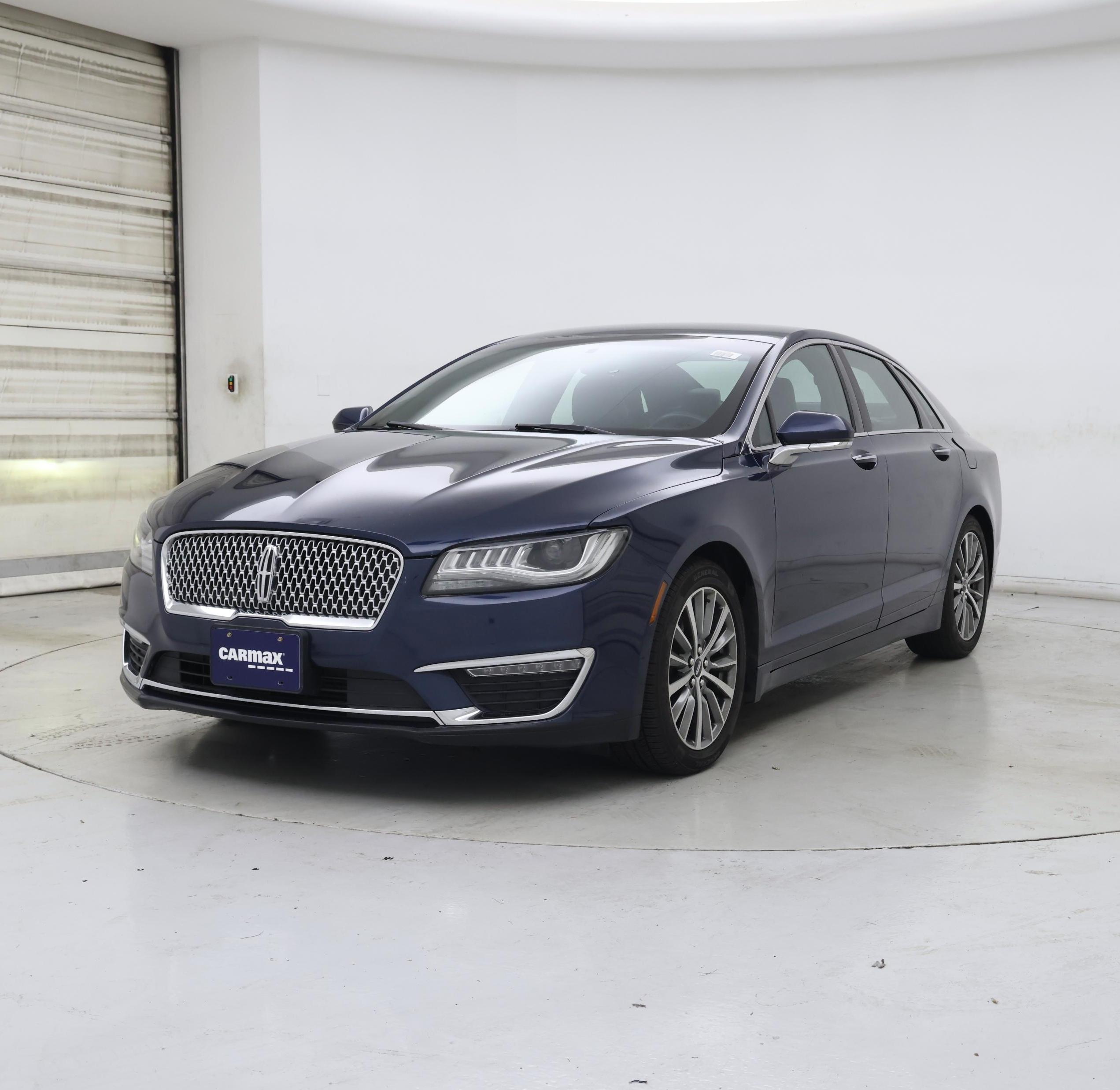 Thumbnail: 2017 Lincoln MKZ - 4