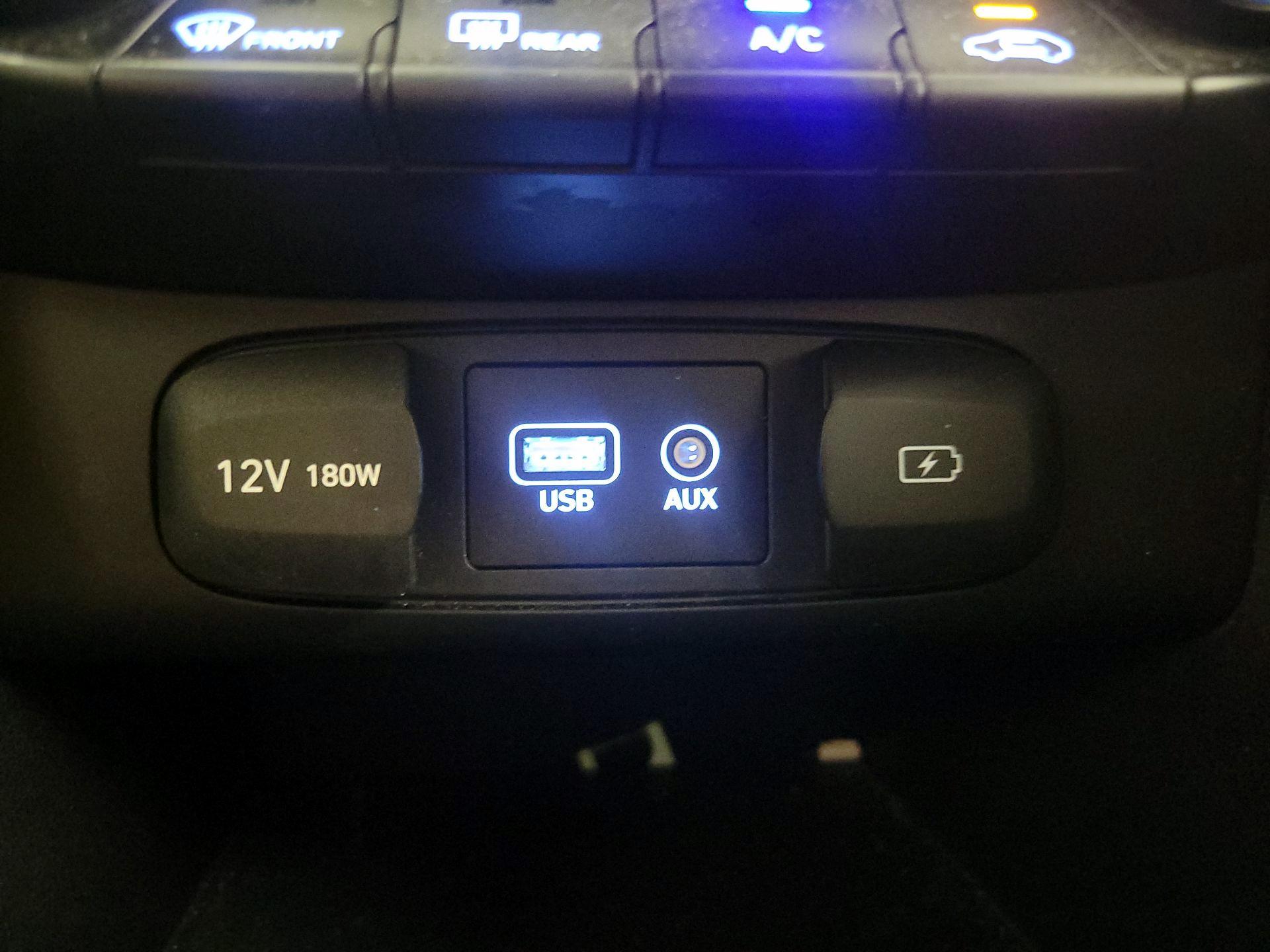 Thumbnail: 2019 Hyundai Veloster - 18
