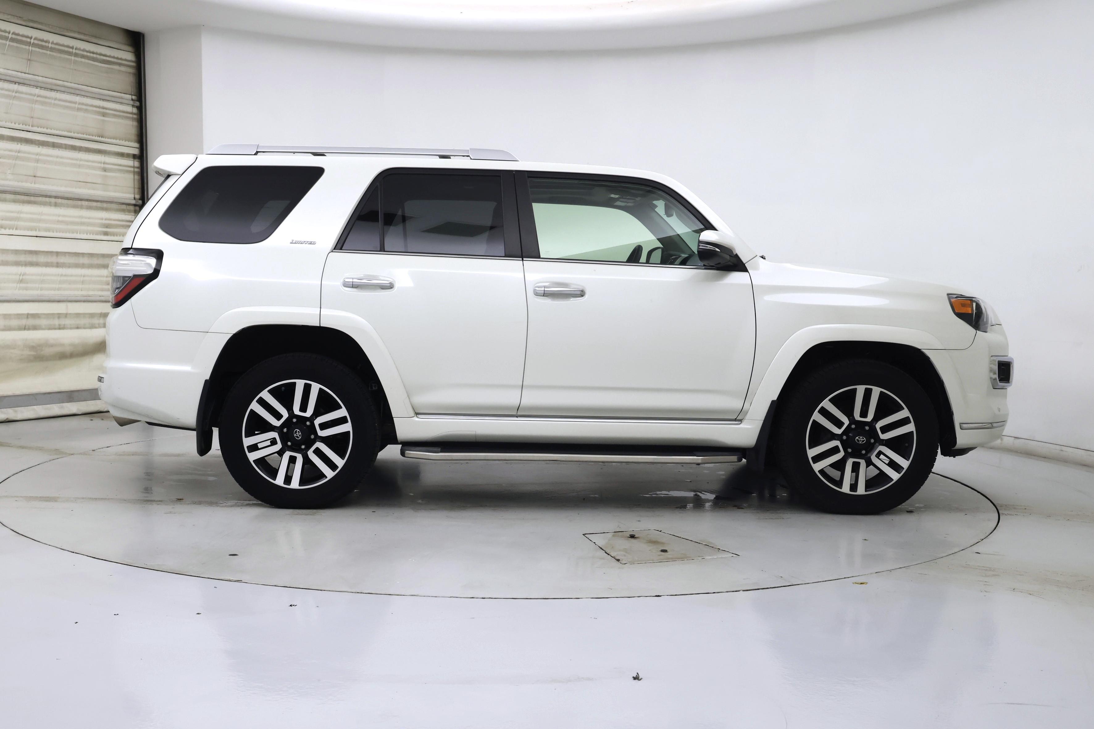 Thumbnail: 2020 Toyota 4Runner - 7