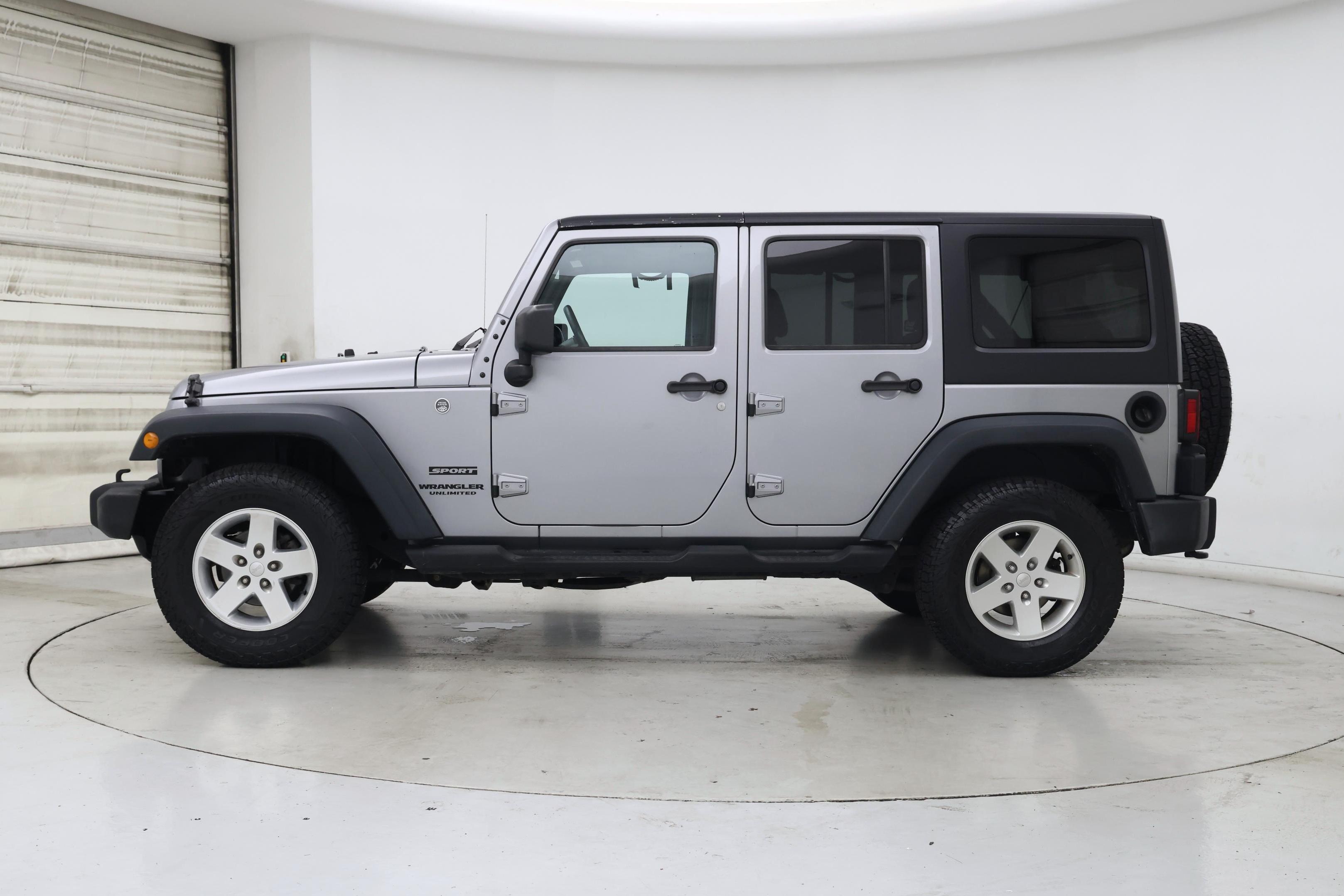 Thumbnail: 2016 Jeep Wrangler - 3