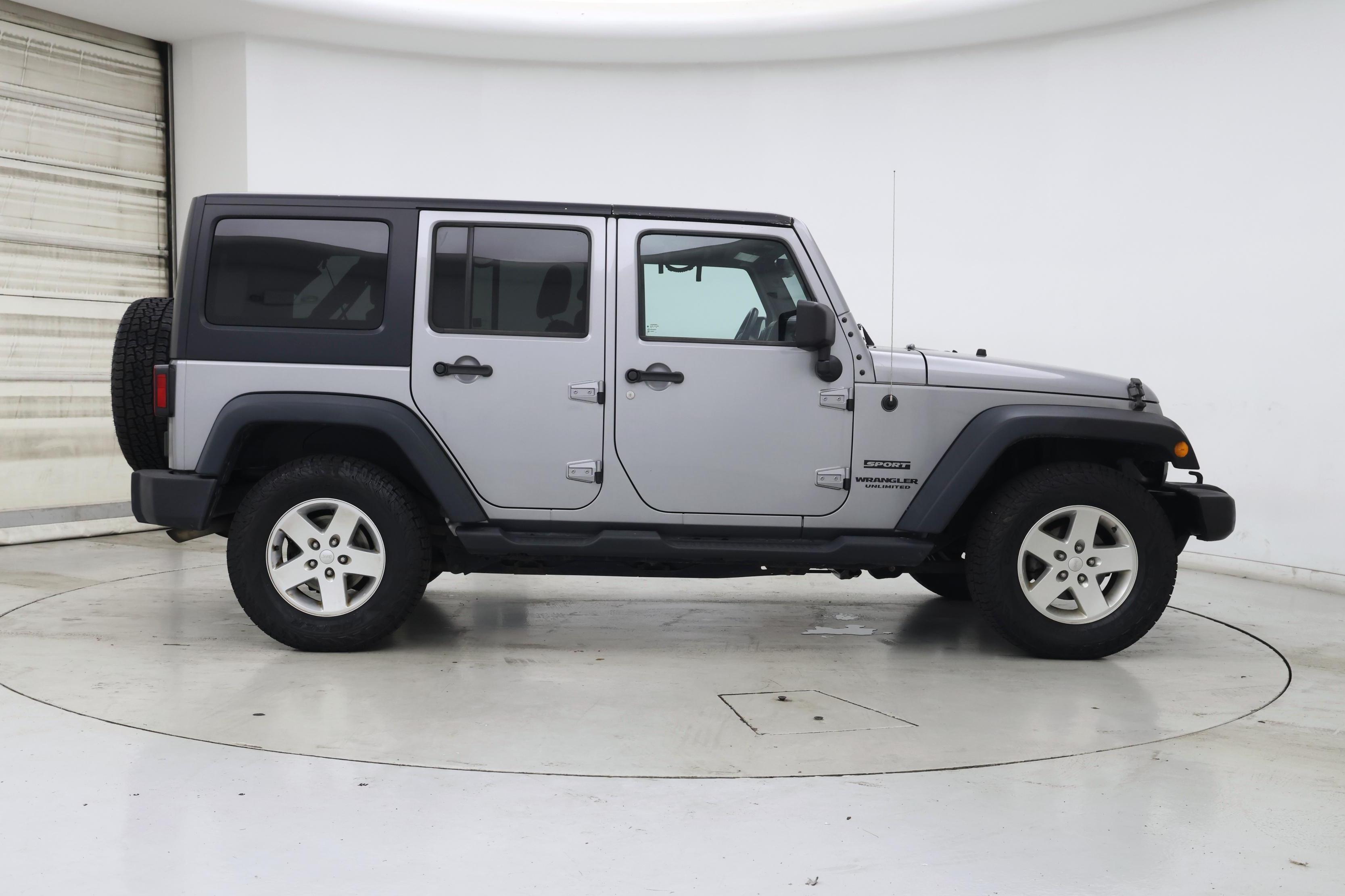 Thumbnail: 2016 Jeep Wrangler - 7