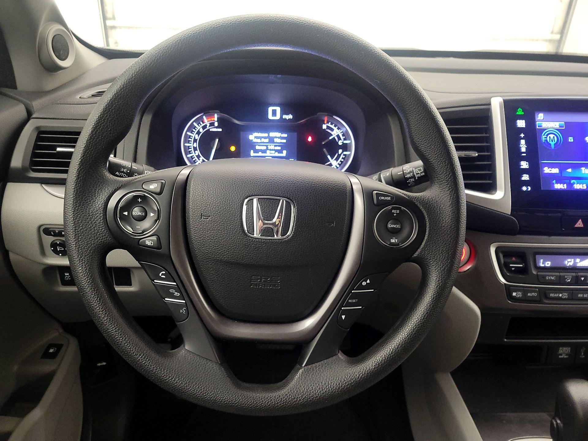 Thumbnail: 2016 Honda Pilot - 10