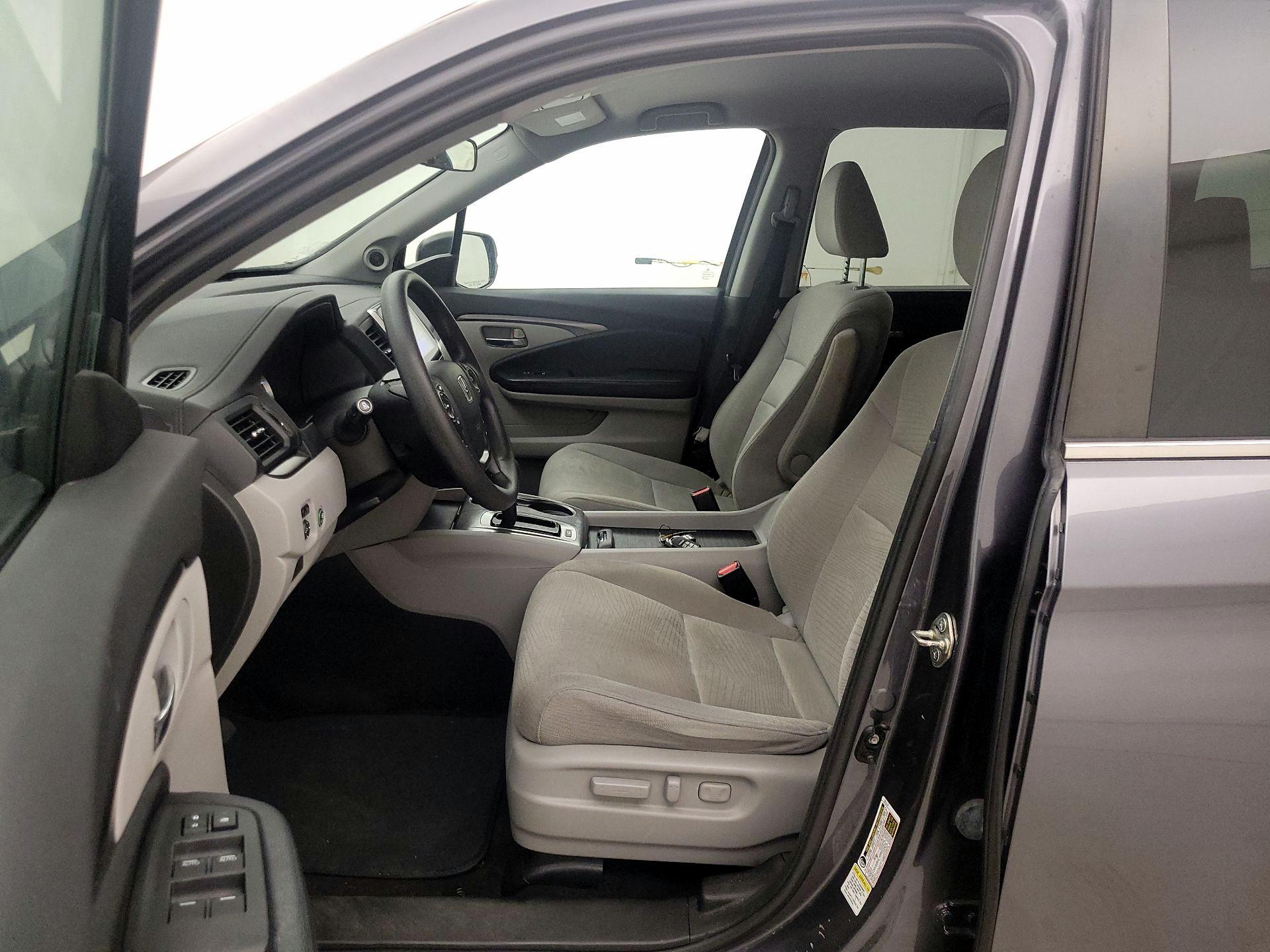 Thumbnail: 2016 Honda Pilot - 11