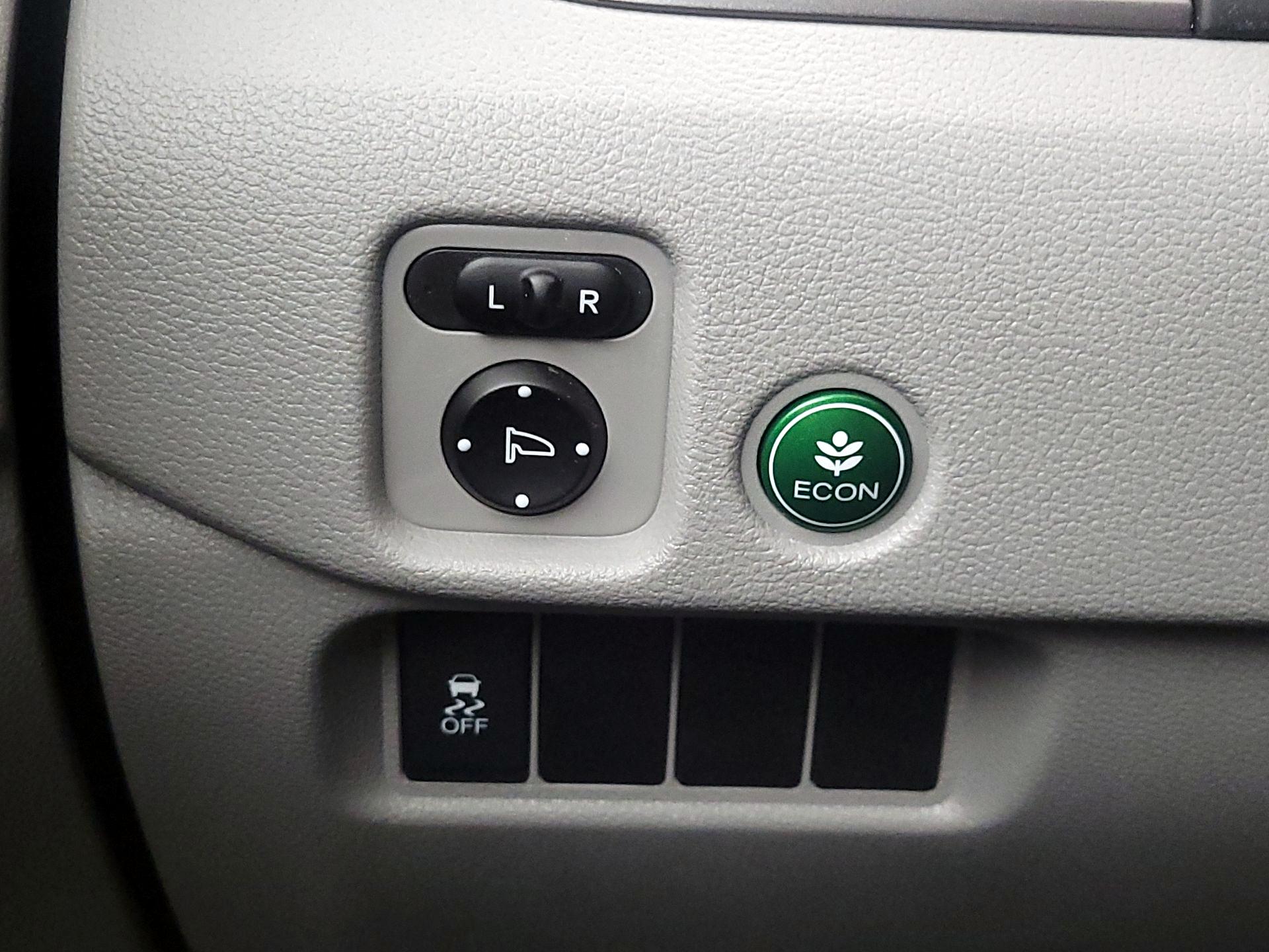 Thumbnail: 2016 Honda Pilot - 13
